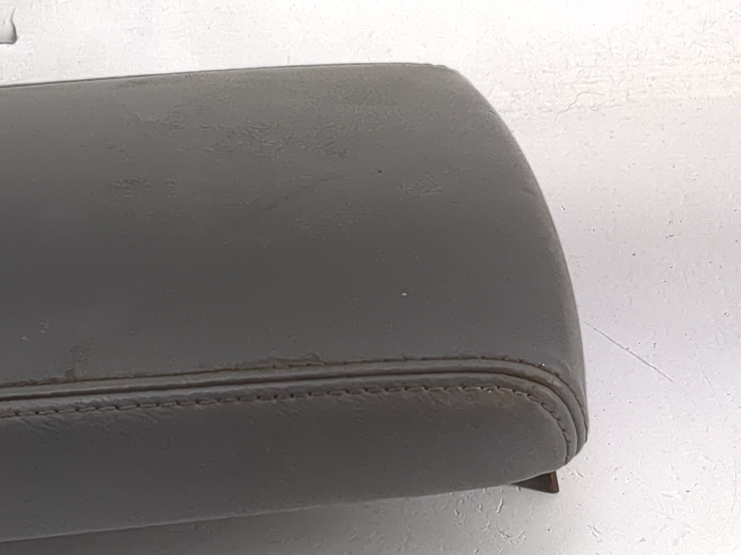 2007 Ford Five Hundred Center Console Armrest Cover Lid Fits OEM Used Auto Parts - Oemusedautoparts1.com