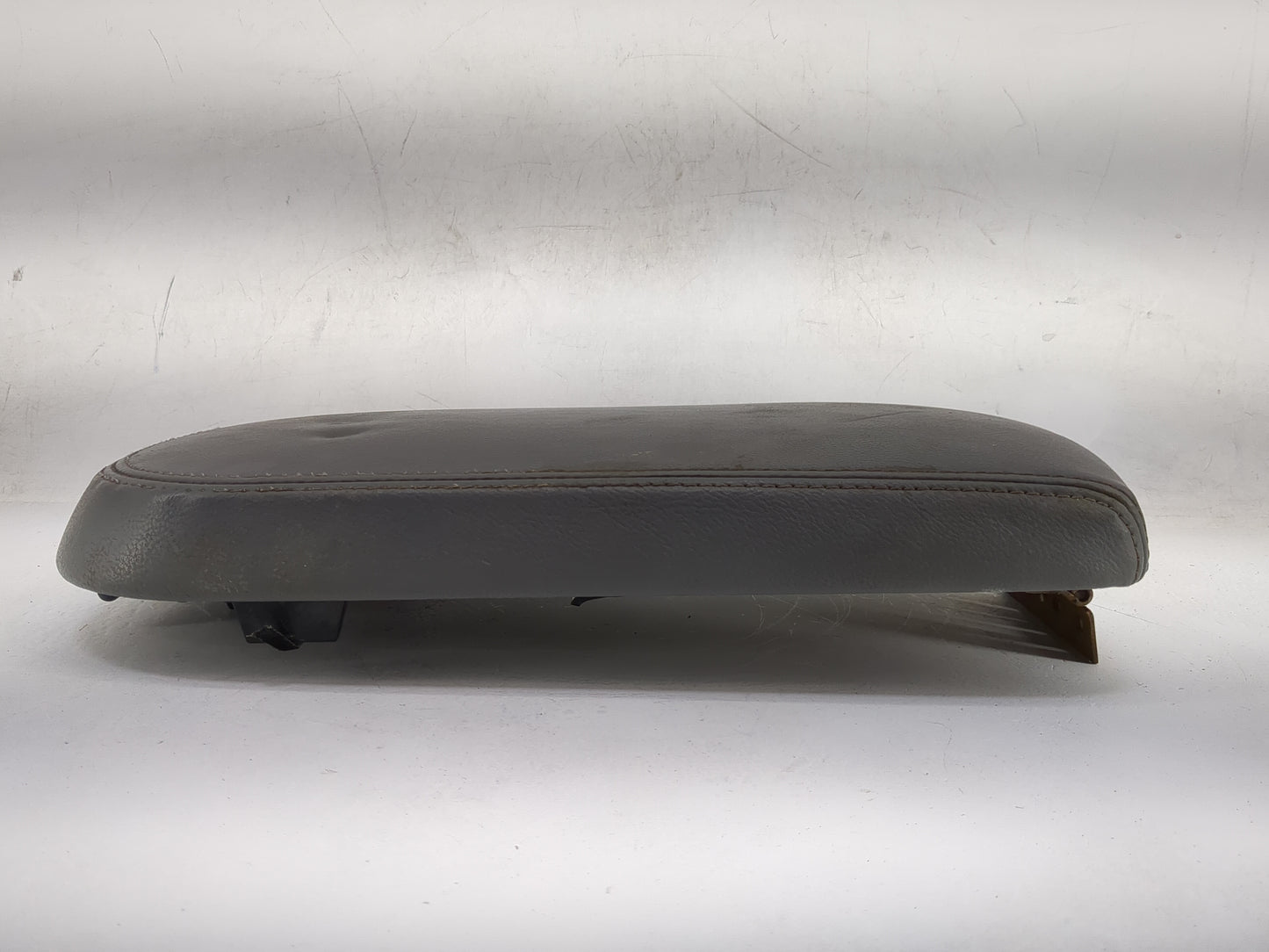 2007 Ford Five Hundred Center Console Armrest Cover Lid Fits OEM Used Auto Parts - Oemusedautoparts1.com