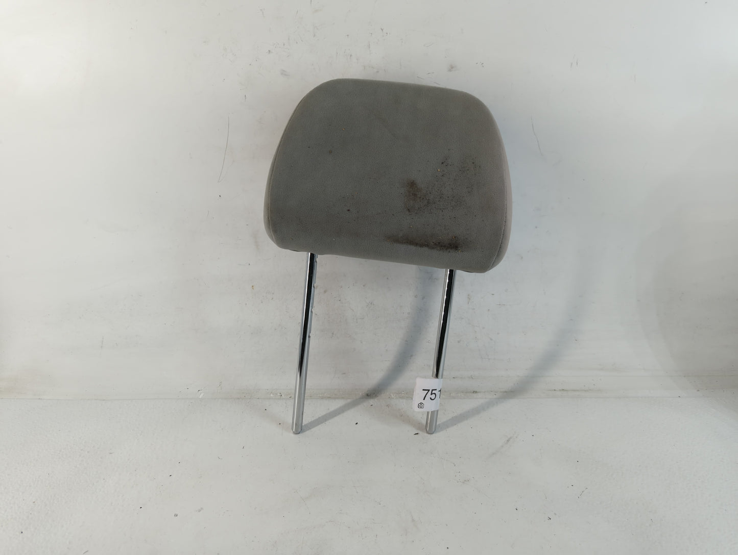 2005-2007 Ford Five Hundred Headrest Head Rest Front Driver Passenger Seat Fits Fits 2005 2006 2007 OEM Used Auto Parts - Oe