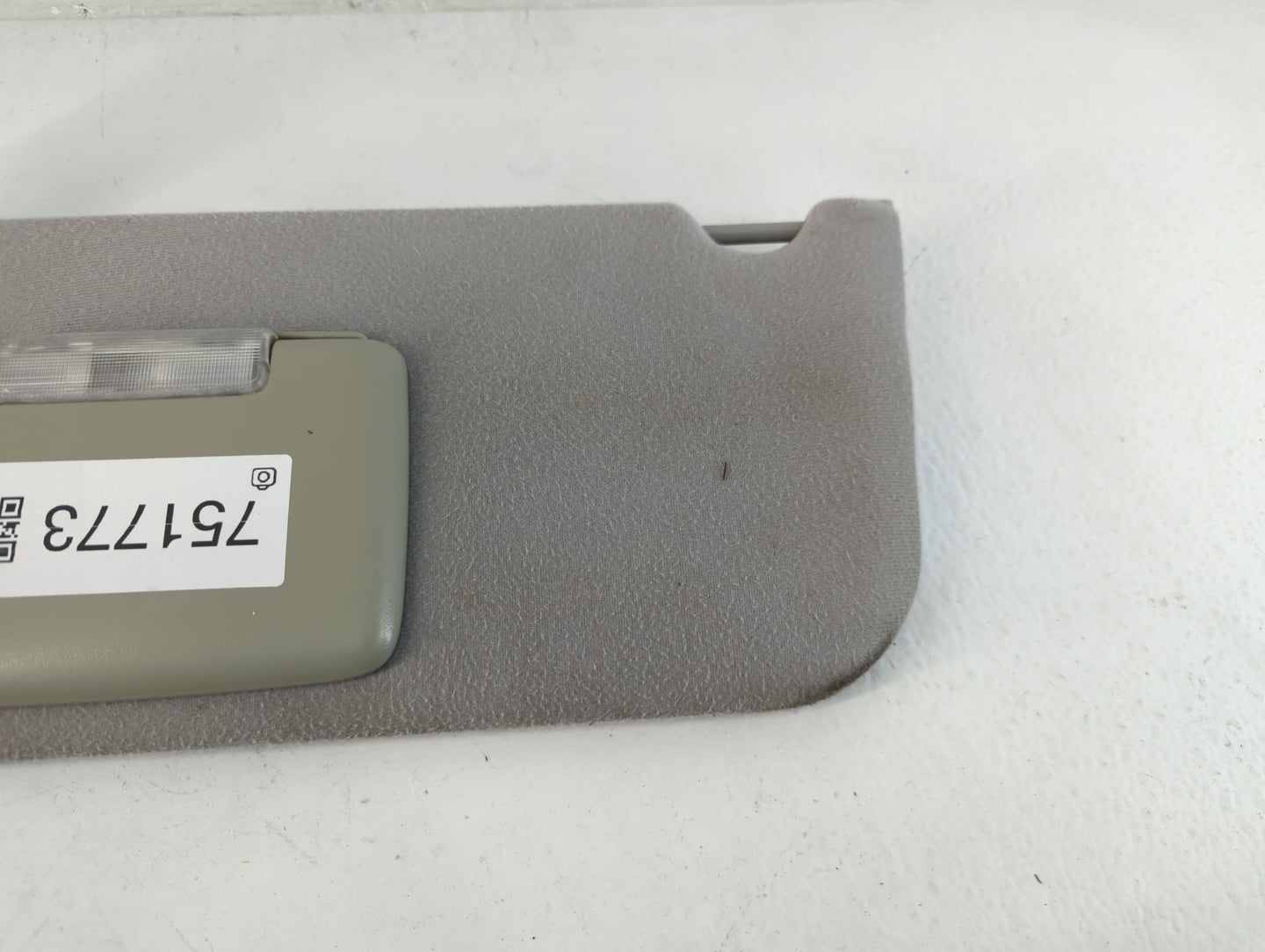 2005-2007 Ford Five Hundred Sun Visor Shade Replacement Driver Left Mirror Fits Fits 2005 2006 2007 OEM Used Auto Parts - Oe