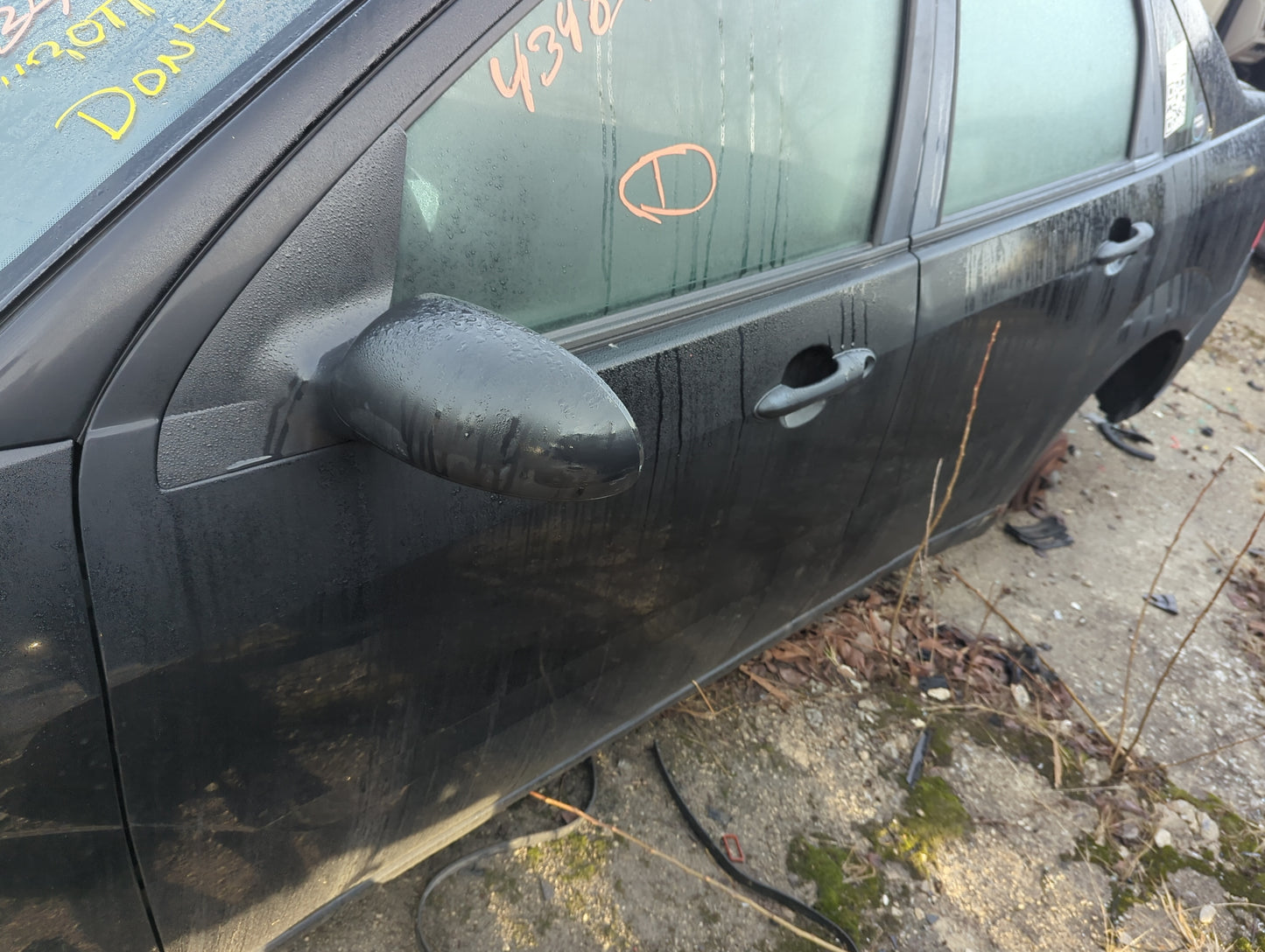 2000-2007 Ford Focus Driver Front Door Oem 1267433 - Oemusedautoparts1.com