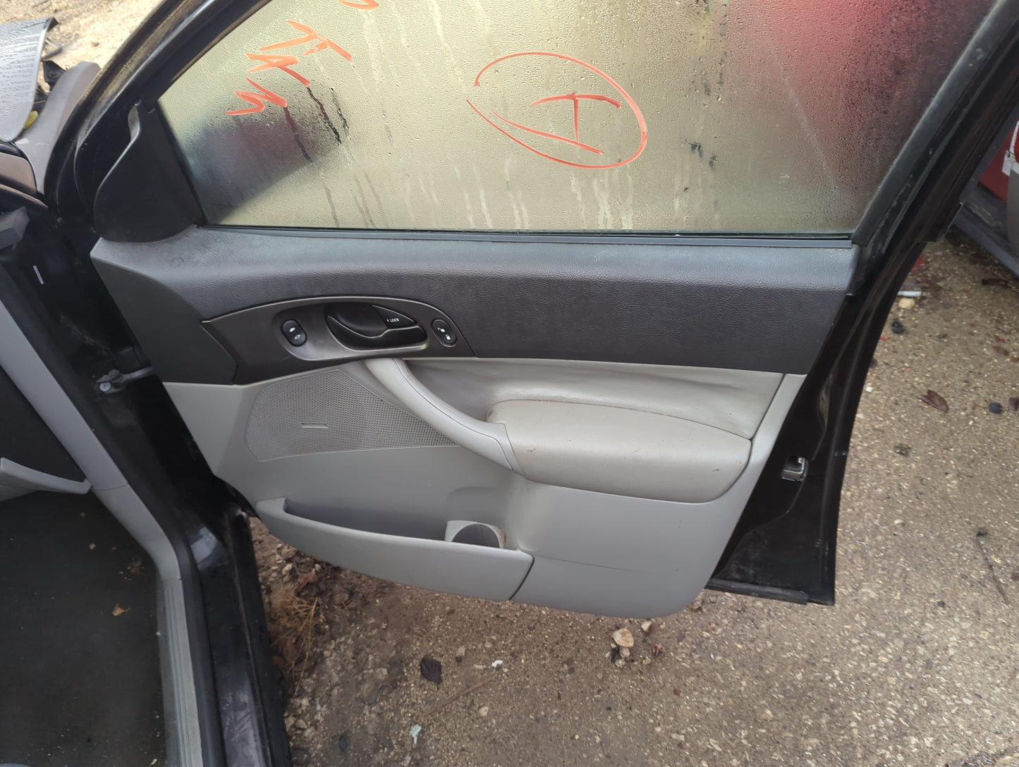 2007 Ford Focus Front Right Passenger Interior Door Panel Trim 1267497 - Oemusedautoparts1.com