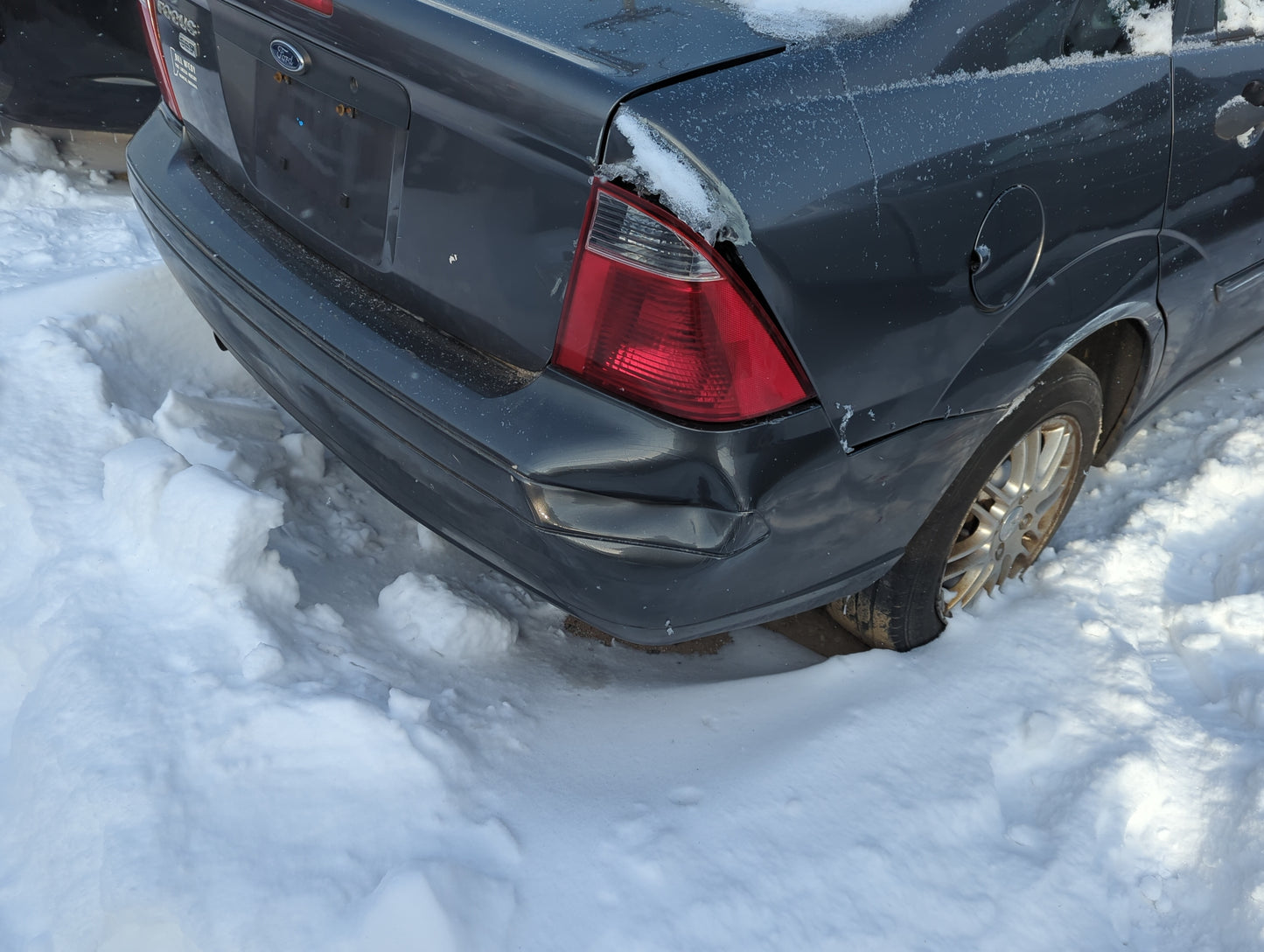 2005-2007 Ford Focus Rear Bumper Assembly Oem - Oemusedautoparts1.com