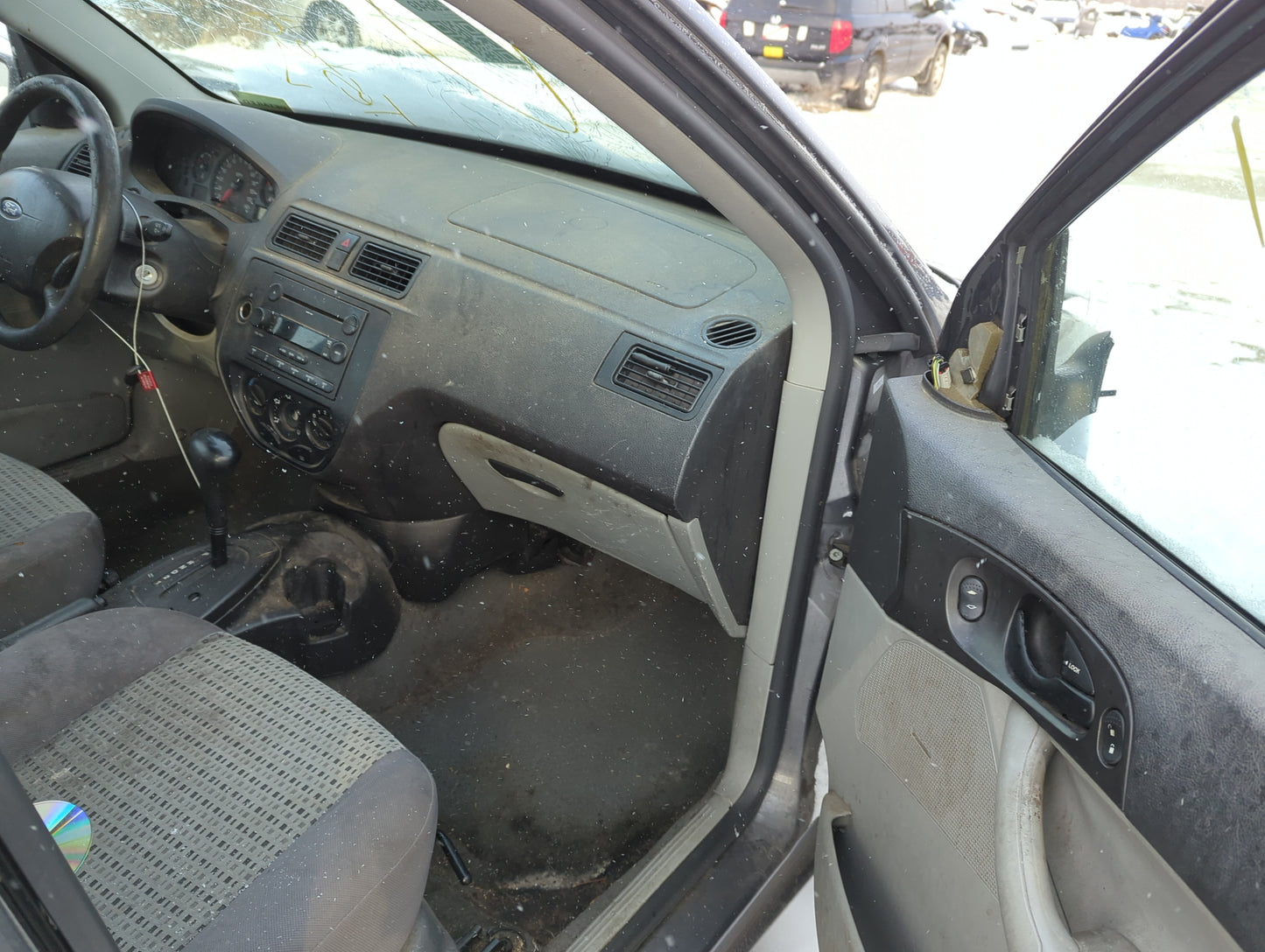 2007 Ford Focus Passenger Glove Box Door Storage Compartment 1320308 - Oemusedautoparts1.com