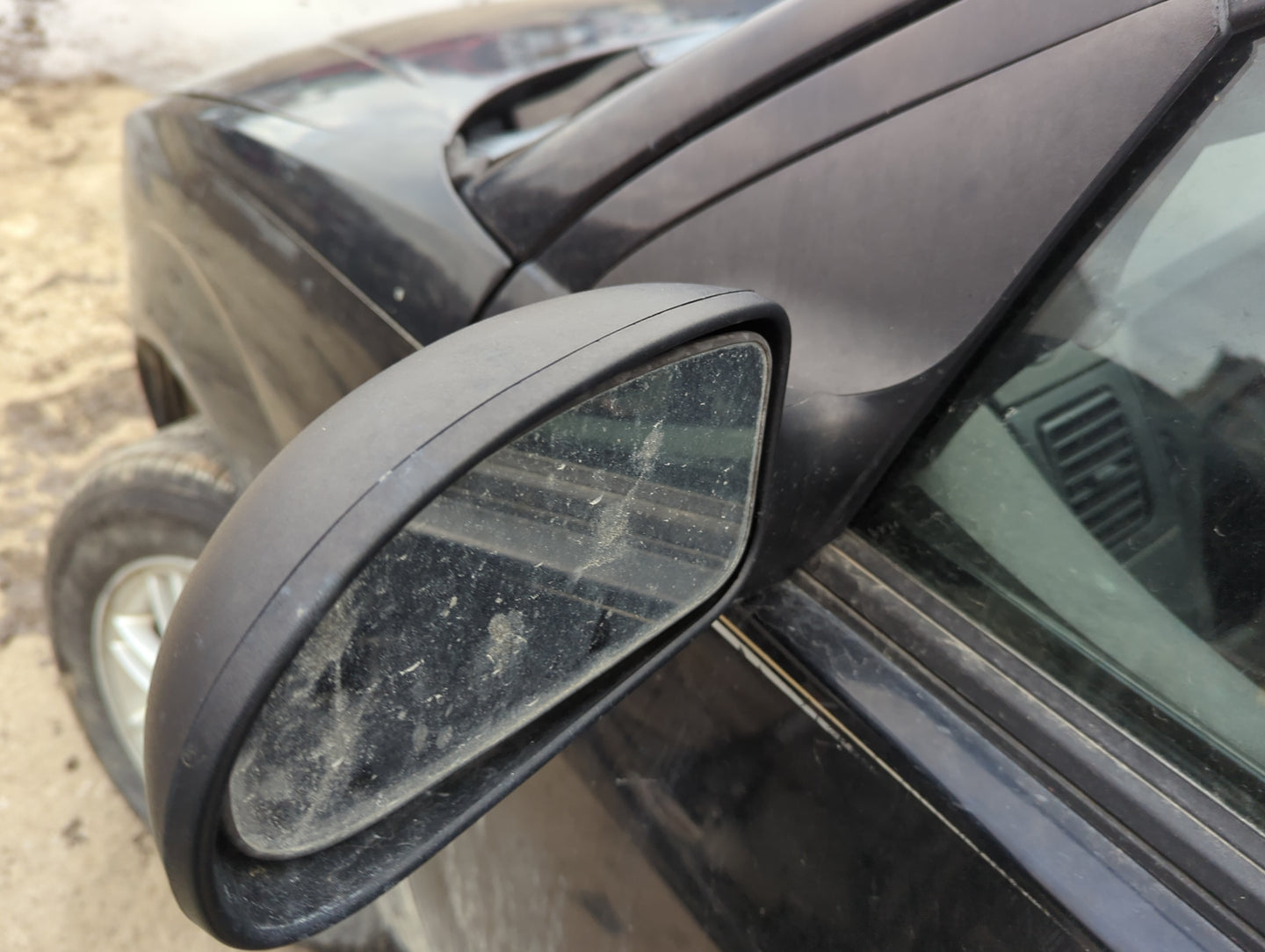 2000-2007 Ford Focus Driver Side View Mirror - Left Door Mirror OEM Used - Oemusedautoparts1.com