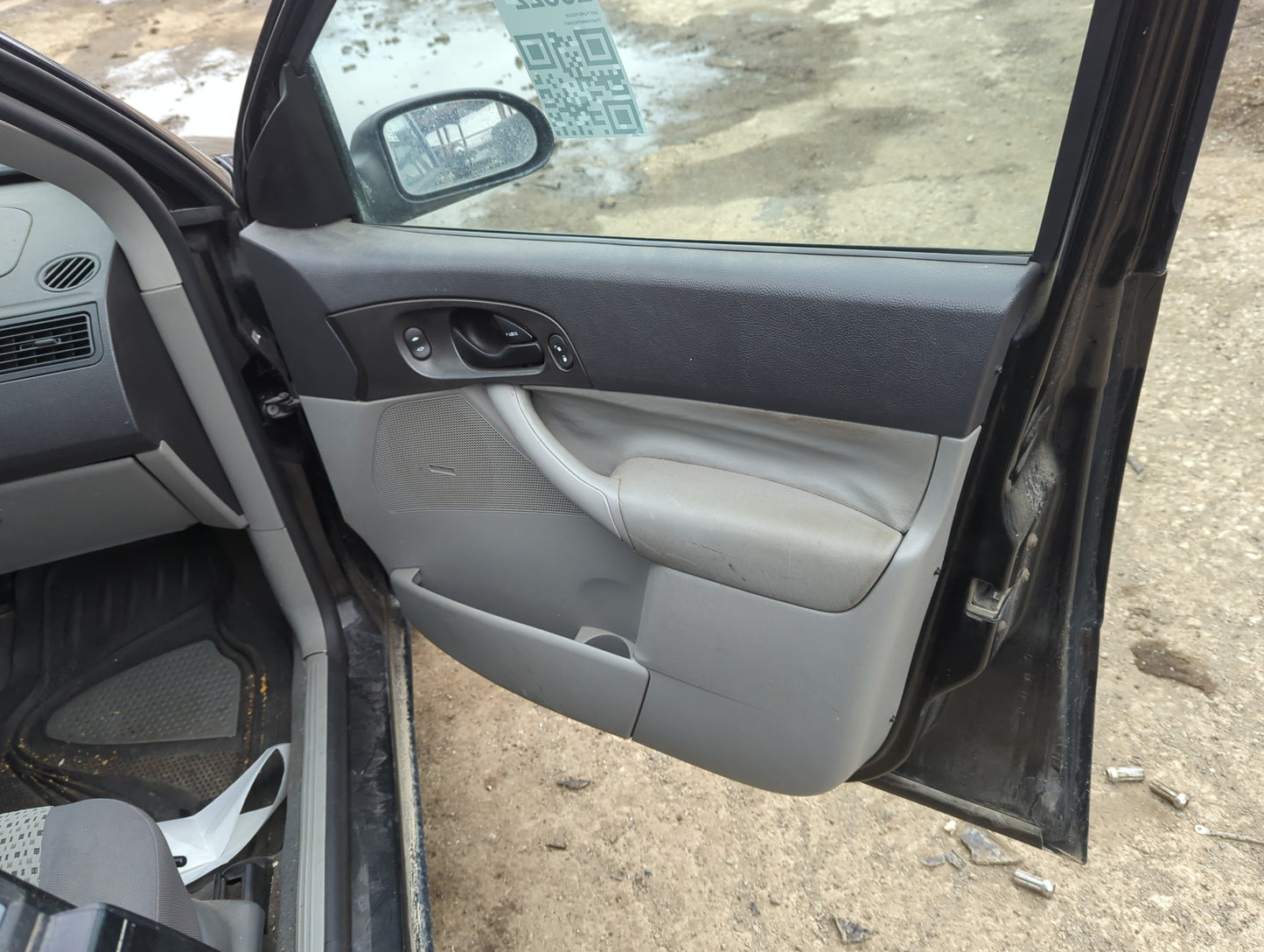 2007 Ford Focus Front Right Passenger Interior Door Panel Trim 1397223 - Oemusedautoparts1.com