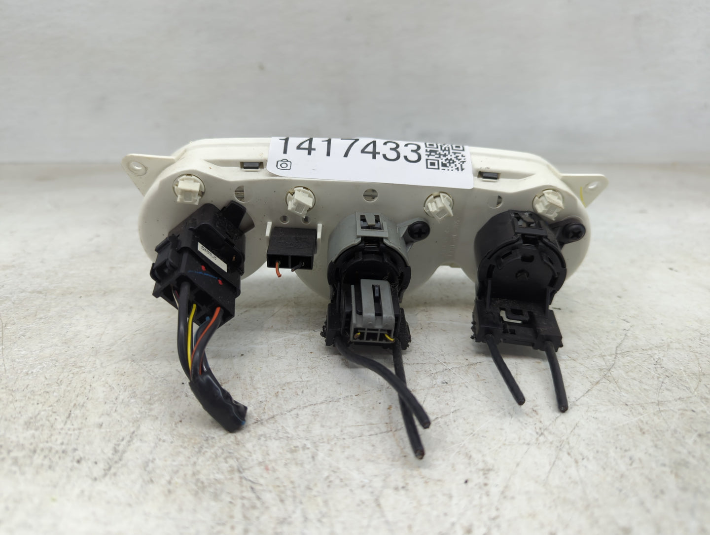 2000-2007 Ford Focus Climate Control Module Temperature AC/Heater Replacement P/N:98AB-18C419-AG Fits OEM Used Auto Parts - 
