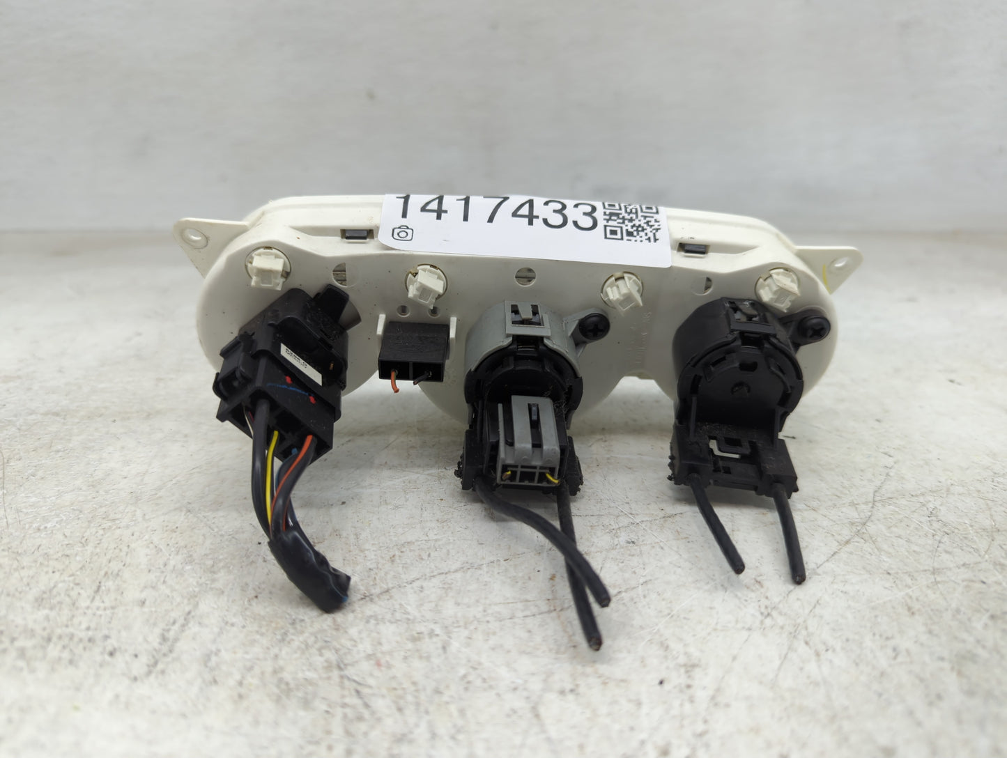 2000-2007 Ford Focus Climate Control Module Temperature AC/Heater Replacement P/N:98AB-18C419-AG Fits OEM Used Auto Parts - 