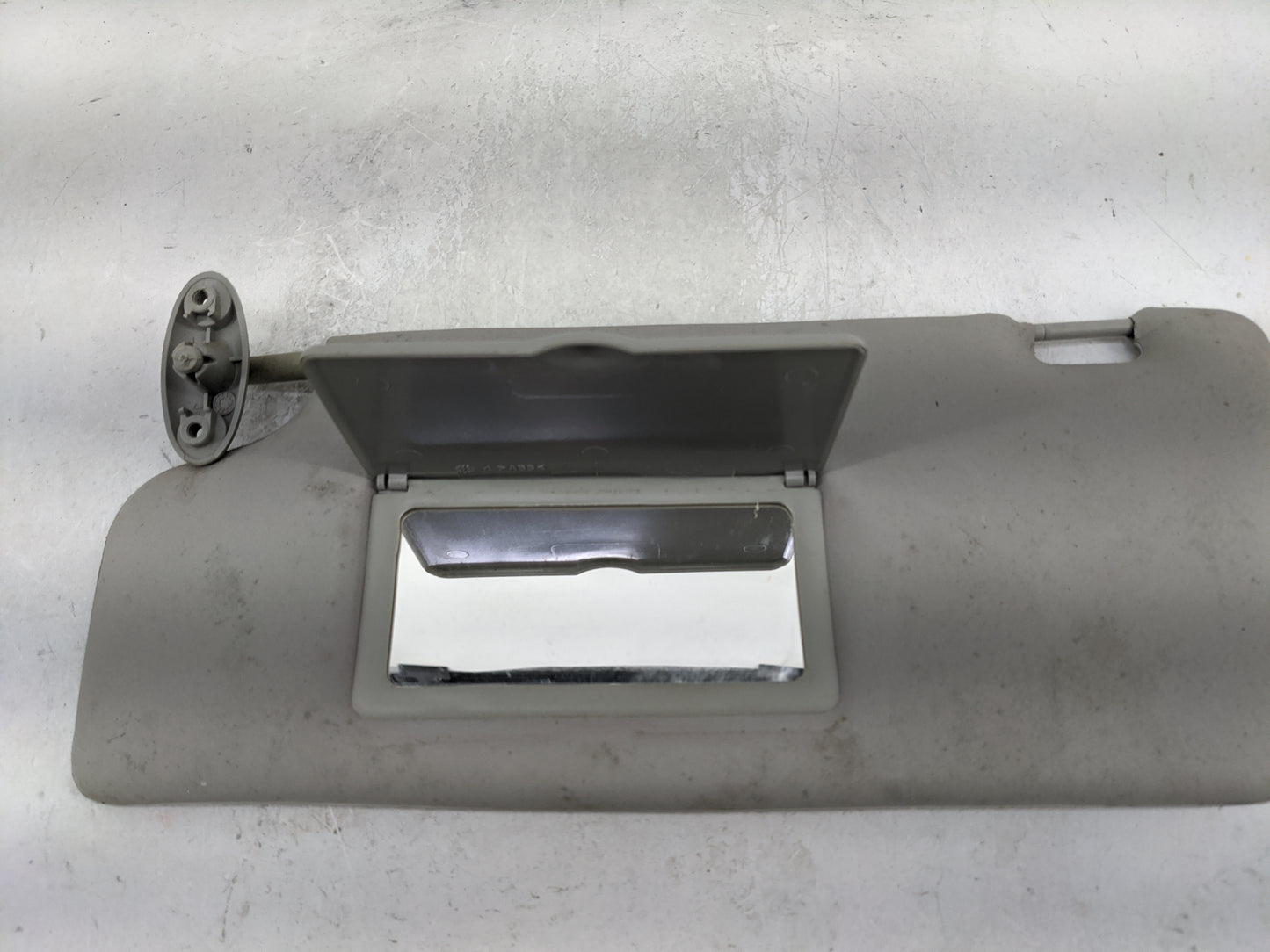 2005-2007 Ford Focus Sun Visor Shade Replacement Passenger Right Mirror Fits Fits 2005 2006 2007 OEM Used Auto Parts - Oemus