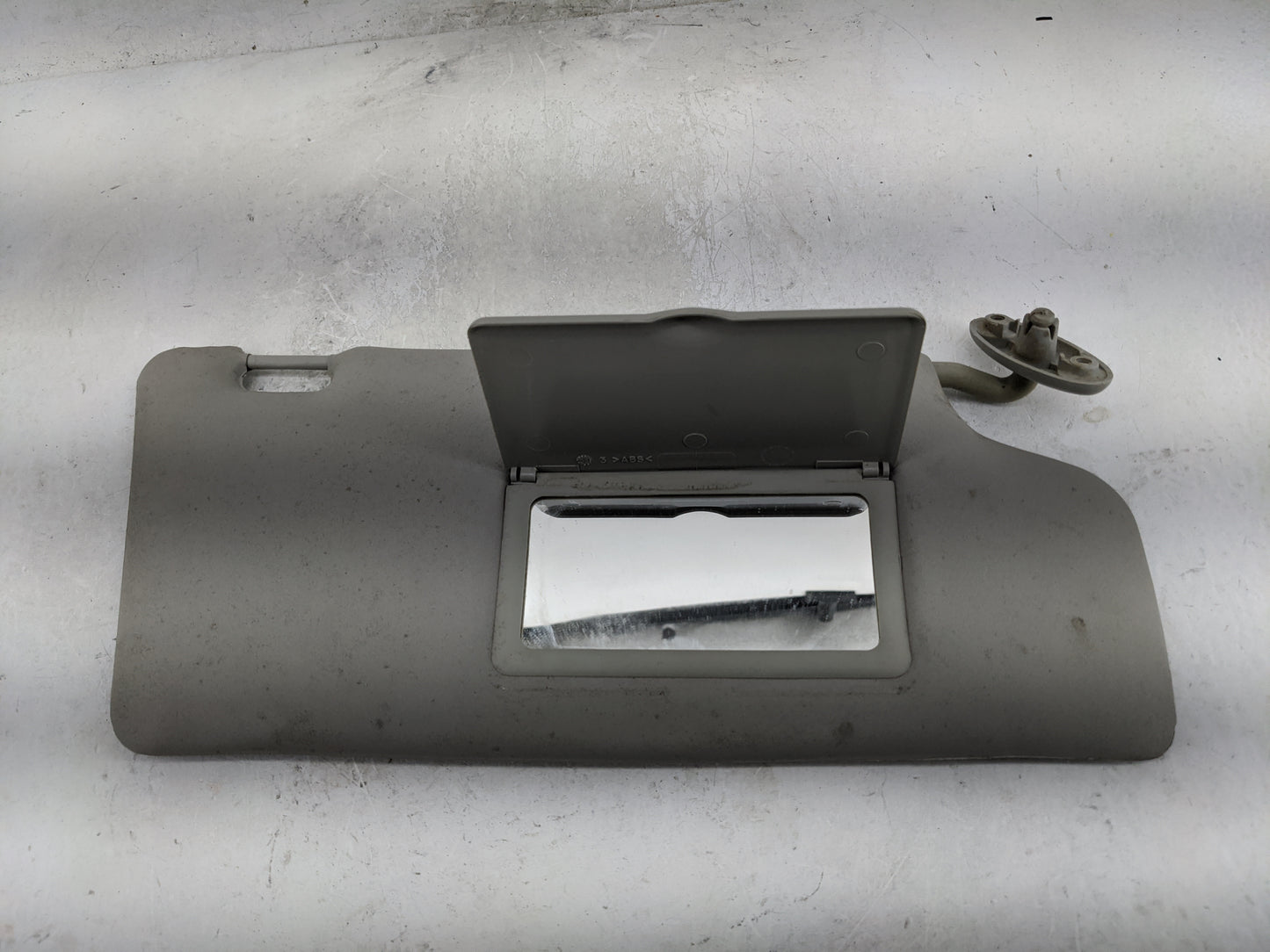 2005-2007 Ford Focus Sun Visor Shade Replacement Passenger Right Mirror Fits Fits 2005 2006 2007 OEM Used Auto Parts - Oemus