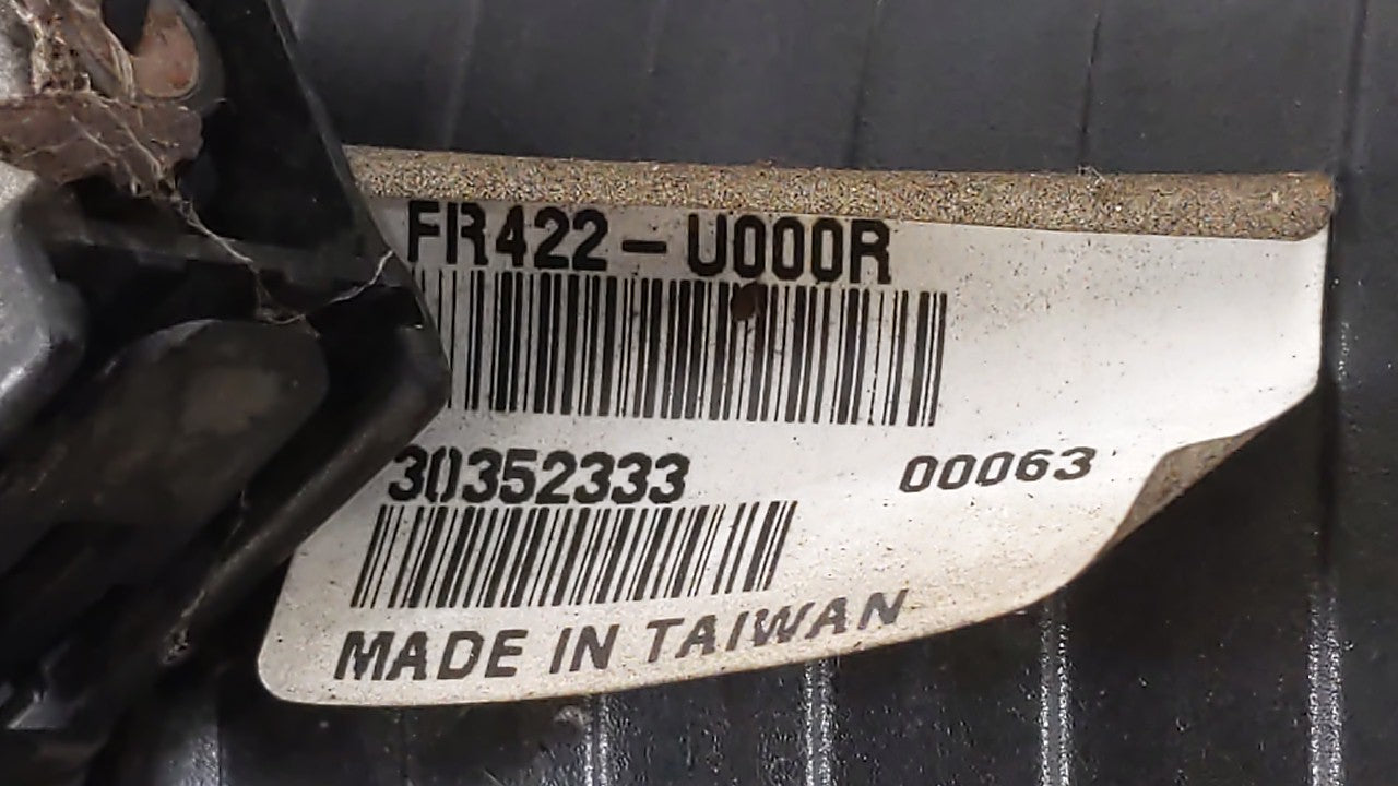 2005-2007 Ford Focus Tail Light Assembly Passenger Right OEM P/N:5S43-13B504-A Fits Fits 2005 2006 2007 OEM Used Auto Parts 