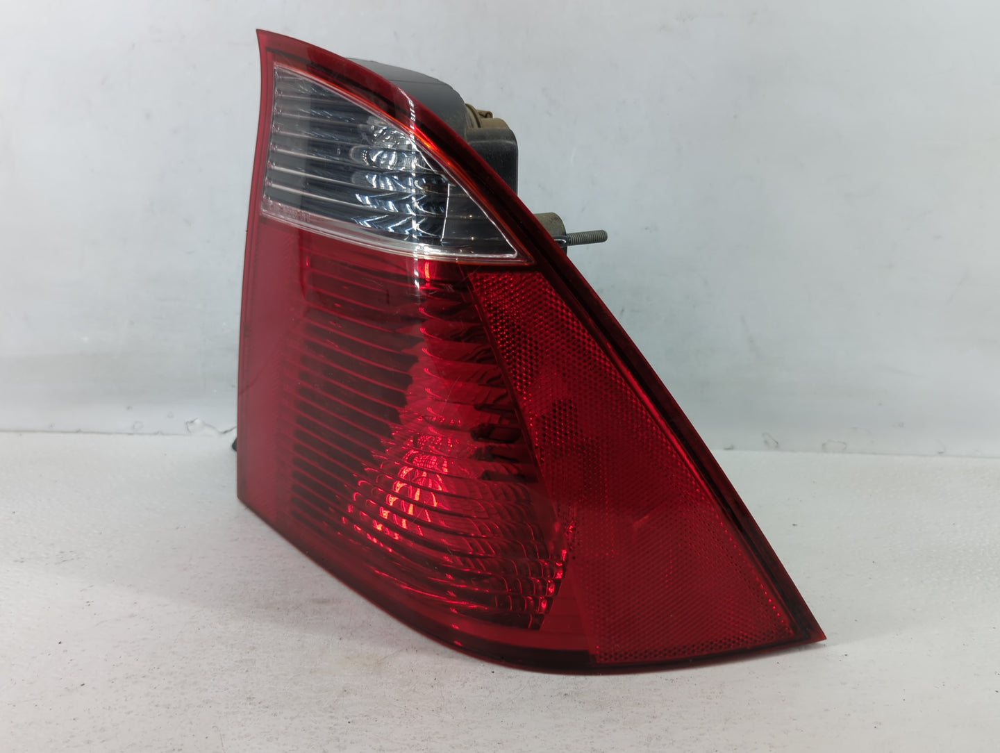 2005-2007 Ford Focus Tail Light Assembly Passenger Right OEM P/N:5S4X-13404-A 5S43-13B504-A Fits Fits 2005 2006 2007 OEM Use