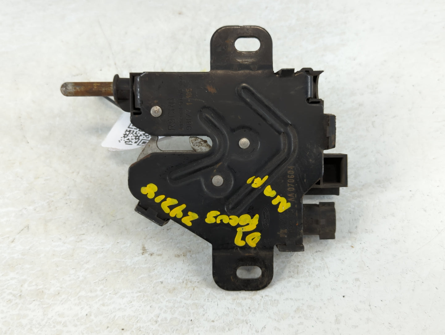 2007 Ford Focus Hood Latch Assembly 680397 - Oemusedautoparts1.com