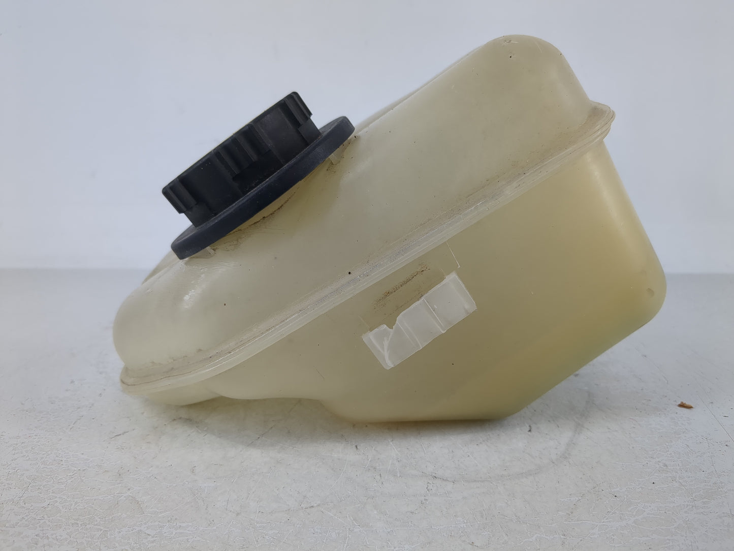 2000-2007 Ford Focus Radiator Coolant Overflow Expansion Tank Bottle - Oemusedautoparts1.com