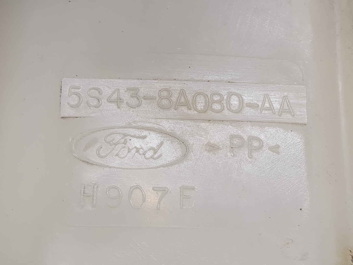 2000-2007 Ford Focus Radiator Coolant Overflow Expansion Tank Bottle - Oemusedautoparts1.com