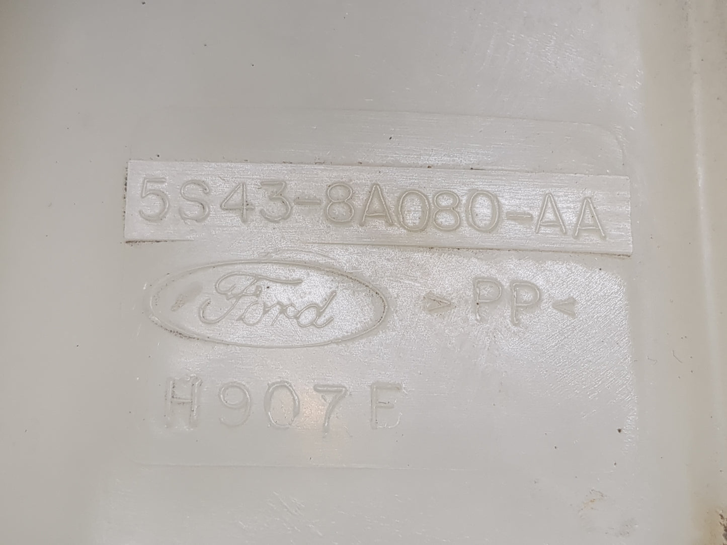 2000-2007 Ford Focus Radiator Coolant Overflow Expansion Tank Bottle - Oemusedautoparts1.com