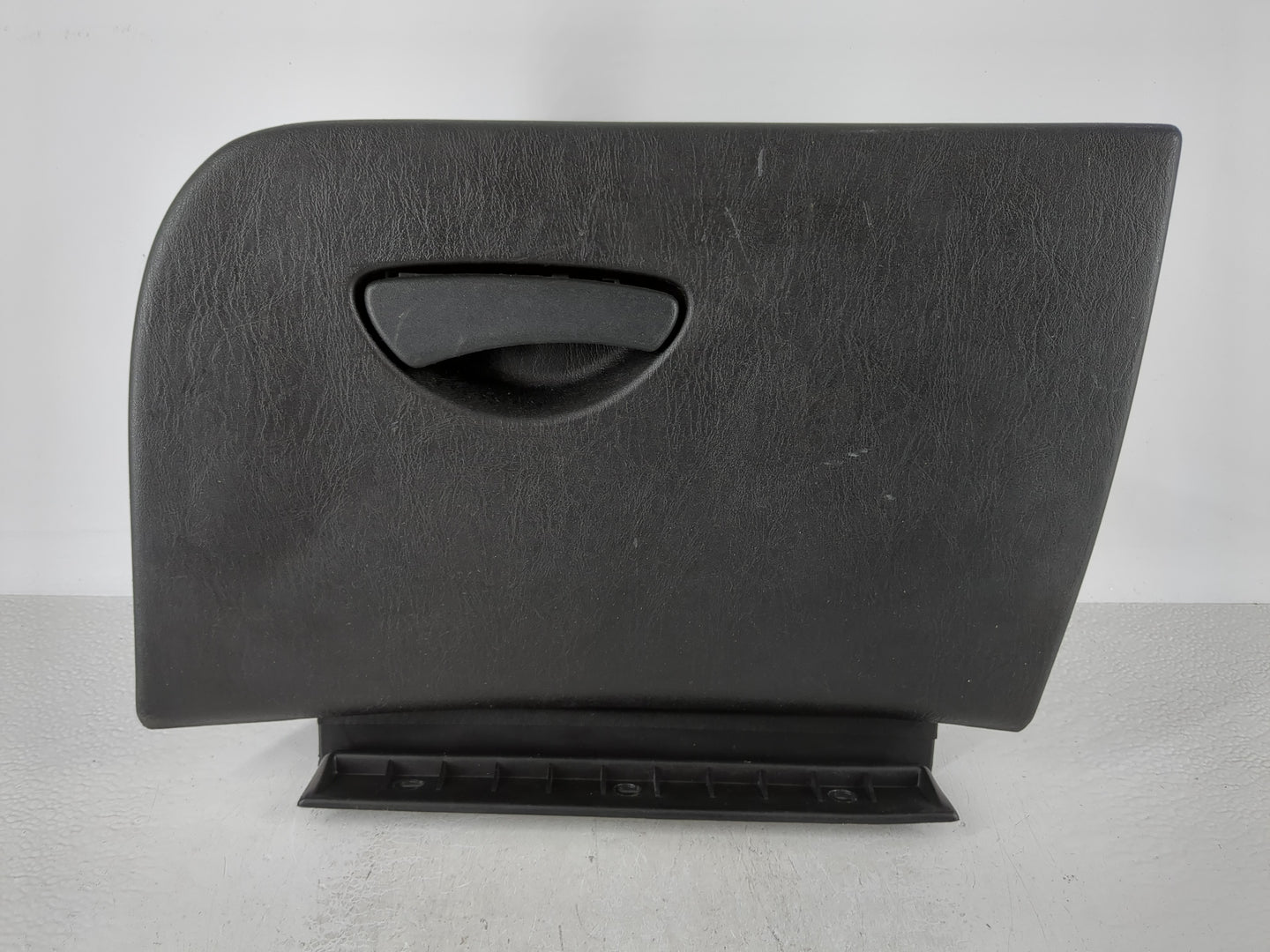 2007 Ford Focus Passenger Glove Box Door Storage Compartment 935553 - Oemusedautoparts1.com