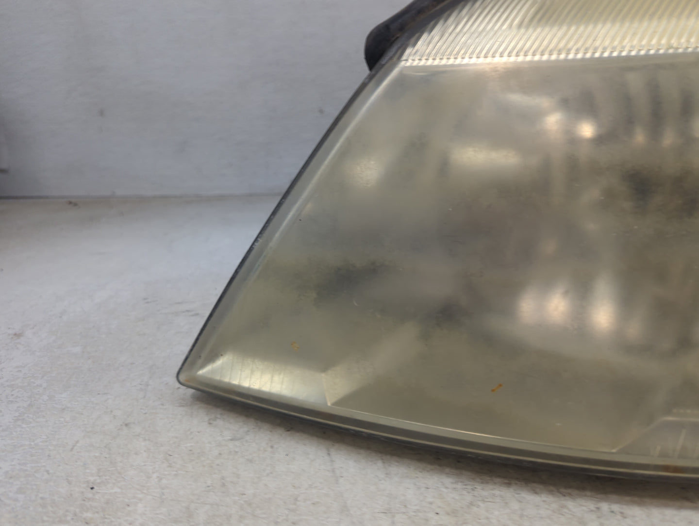 2004-2007 Ford Freestar Driver Left Oem Head Light Headlight Lamp 1467147 - Oemusedautoparts1.com