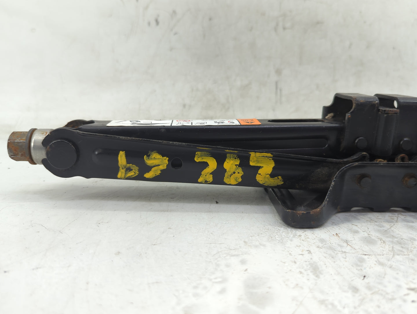 2007 Ford Freestyle Spare Scissor Car Jack - Oemusedautoparts1.com