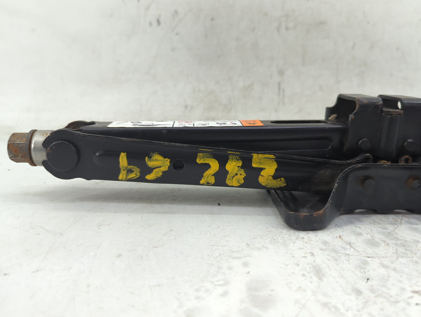 2007 Ford Freestyle Spare Scissor Car Jack - Oemusedautoparts1.com