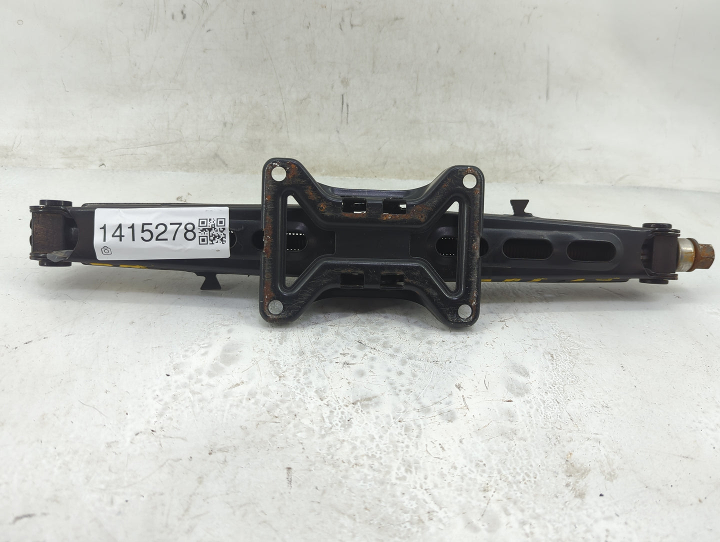 2007 Ford Freestyle Spare Scissor Car Jack - Oemusedautoparts1.com