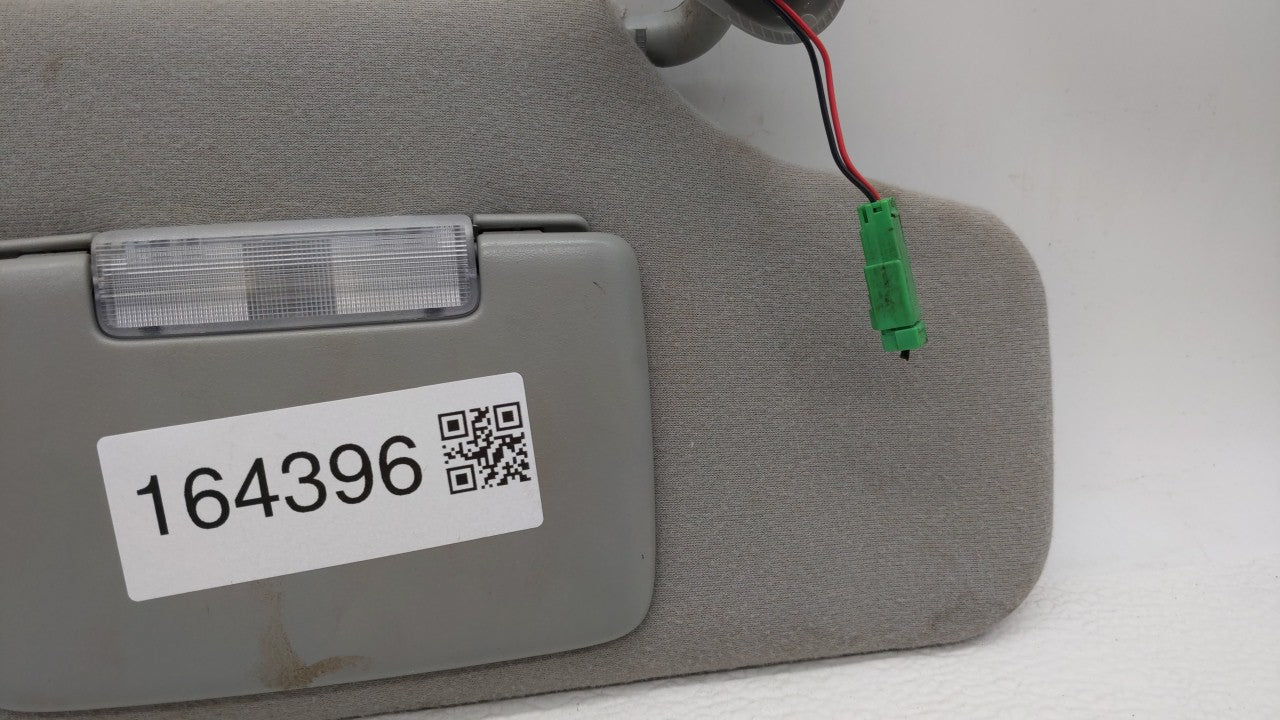 2005-2007 Ford Freestyle Sun Visor Shade Replacement Passenger Right Mirror Fits Fits 2005 2006 2007 OEM Used Auto Parts - O