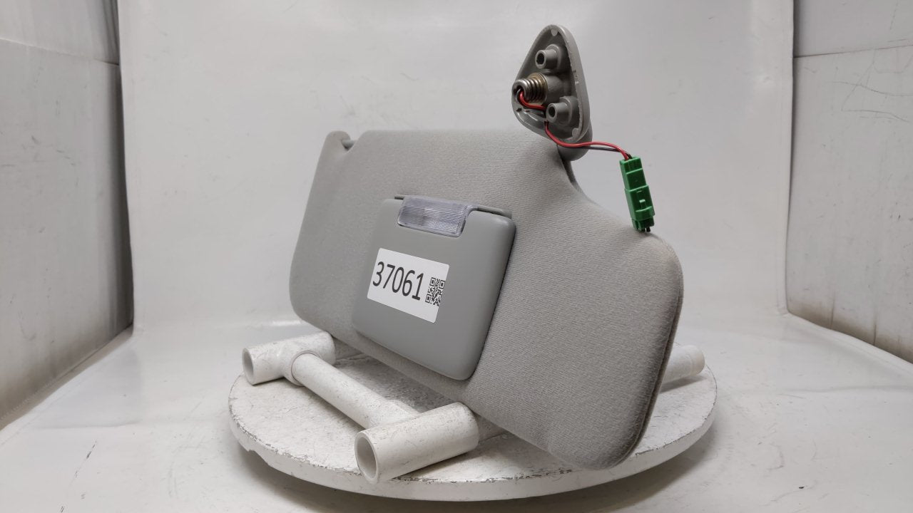 2005-2007 Ford Freestyle Sun Visor Shade Replacement Passenger Right Mirror Fits Fits 2005 2006 2007 OEM Used Auto Parts - O