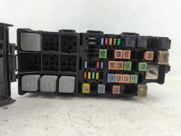 2005-2007 Ford Freestyle Fusebox Fuse Box Panel Relay Module P/N:7154-5616-30 Fits Fits 2005 2006 2007 OEM Used Auto Parts