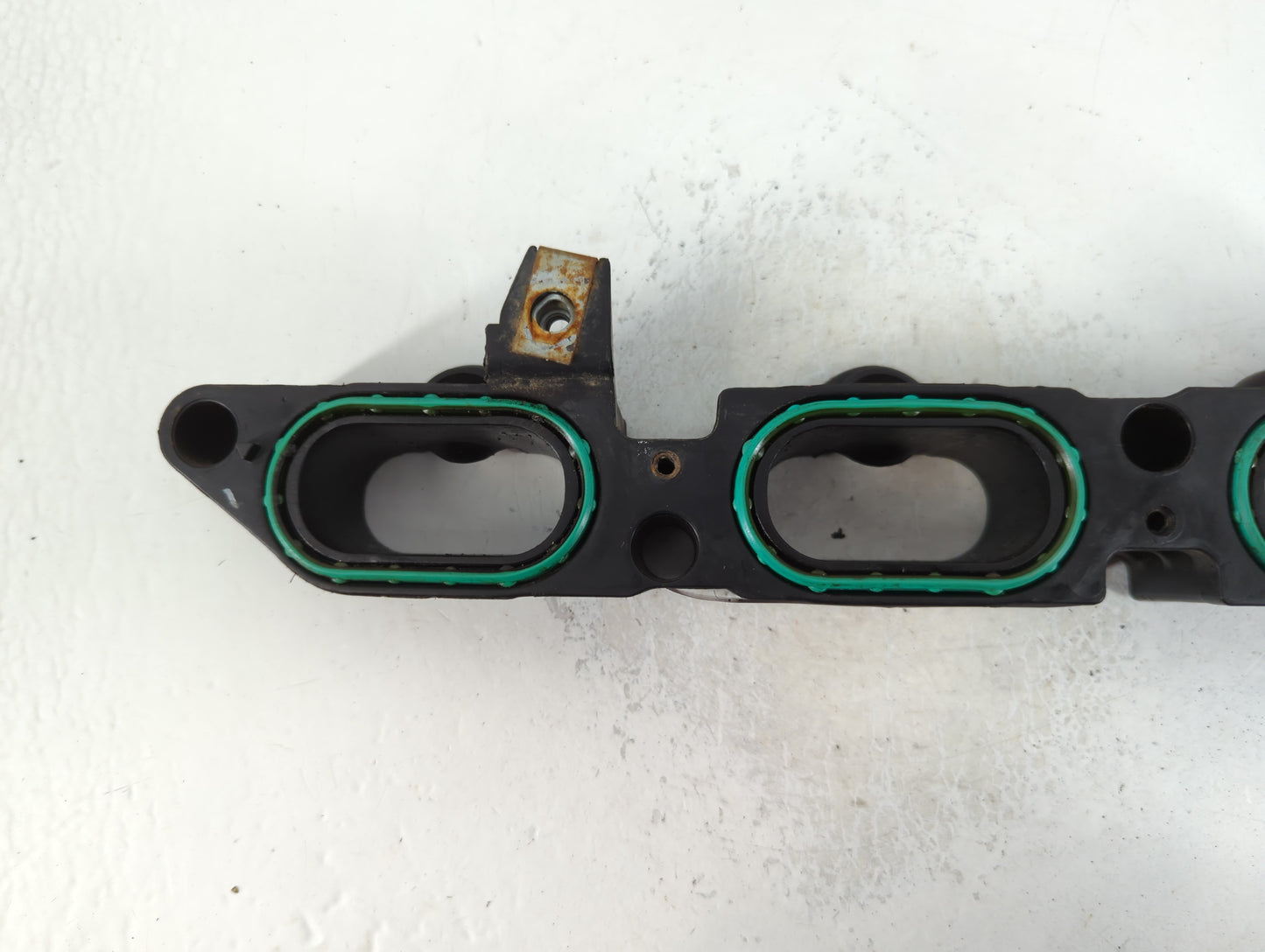 2005-2007 Ford Freestyle Air Intake Manifold Fits Fits 2005 2006 2007 OEM Used Auto Parts - Oemusedautoparts1.com