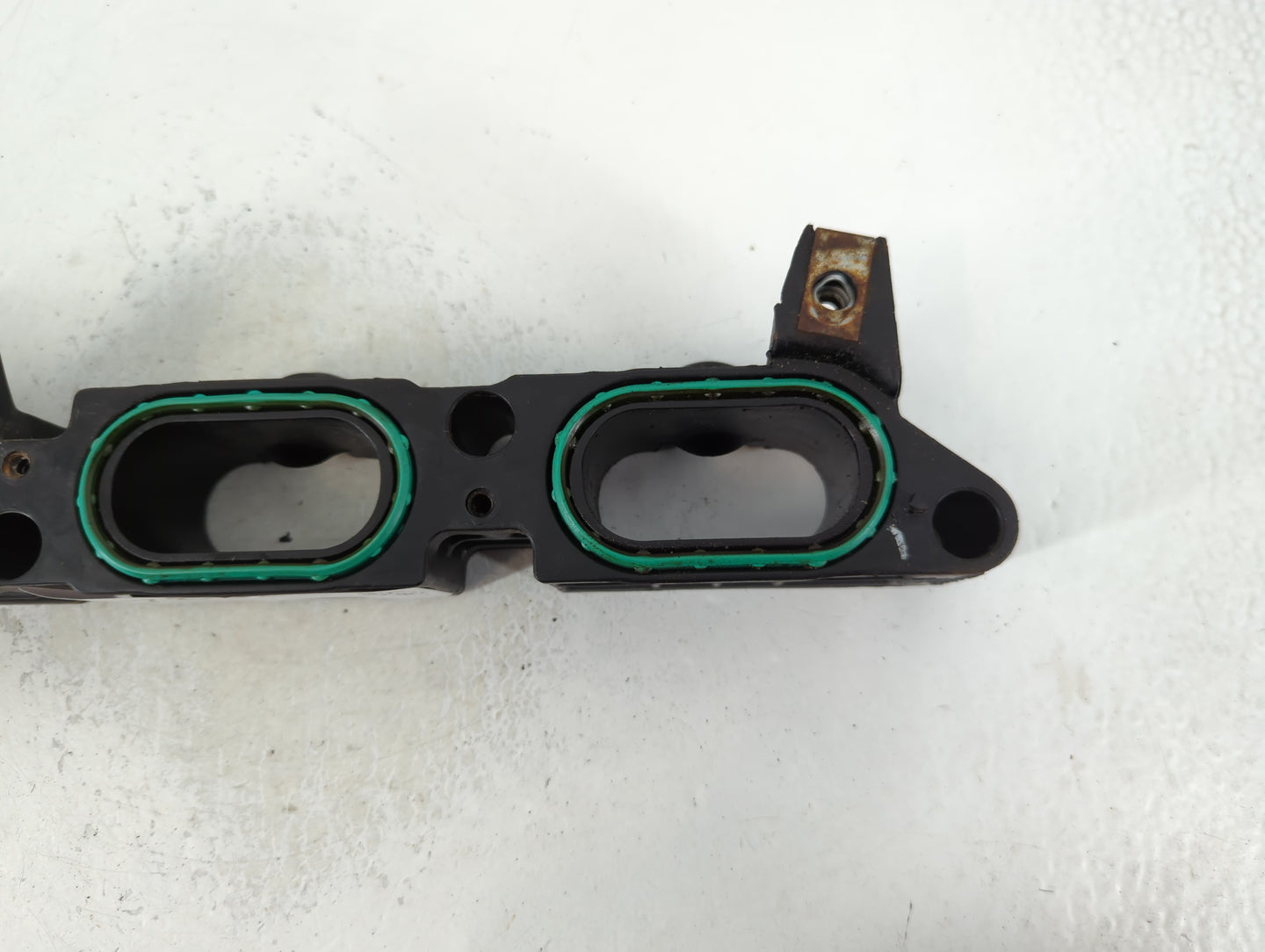 2005-2007 Ford Freestyle Air Intake Manifold Fits Fits 2005 2006 2007 OEM Used Auto Parts - Oemusedautoparts1.com
