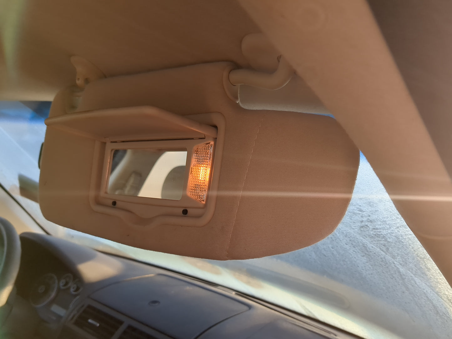 2006-2009 Ford Fusion Sun Visor Shade Replacement Passenger Right Mirror Fits Fits 2006 2007 2008 2009 OEM Used Auto Parts -