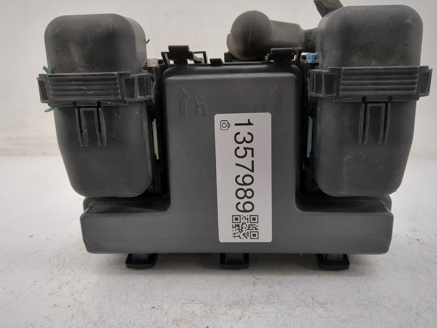 2006-2009 Ford Fusion Fusebox Fuse Box Panel Relay Module P/N:FG9T-14A067AE-01 Fits Fits 2006 2007 2008 2009 OEM Used Auto P