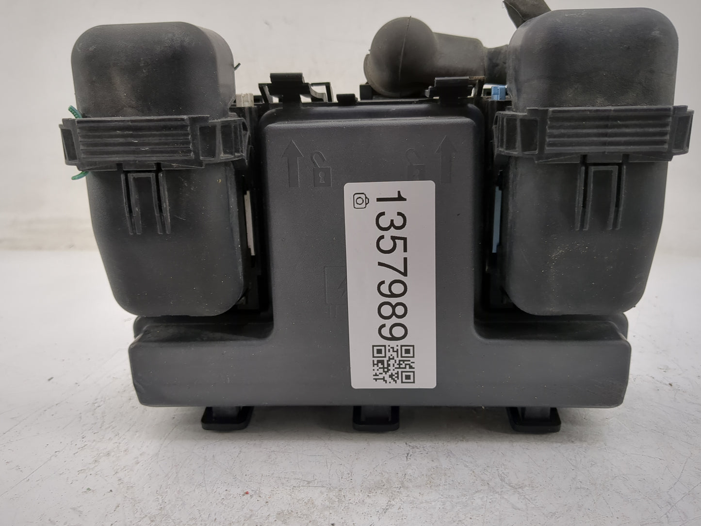 2006-2009 Ford Fusion Fusebox Fuse Box Panel Relay Module P/N:FG9T-14A067AE-01 Fits Fits 2006 2007 2008 2009 OEM Used Auto P