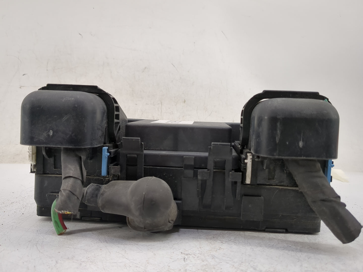 2006-2009 Ford Fusion Fusebox Fuse Box Panel Relay Module P/N:FG9T-14A067AE-01 Fits Fits 2006 2007 2008 2009 OEM Used Auto P