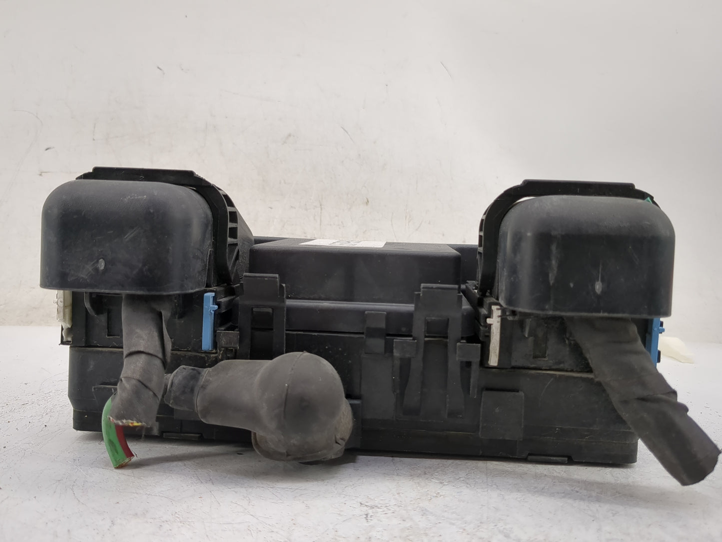 2006-2009 Ford Fusion Fusebox Fuse Box Panel Relay Module P/N:FG9T-14A067AE-01 Fits Fits 2006 2007 2008 2009 OEM Used Auto P