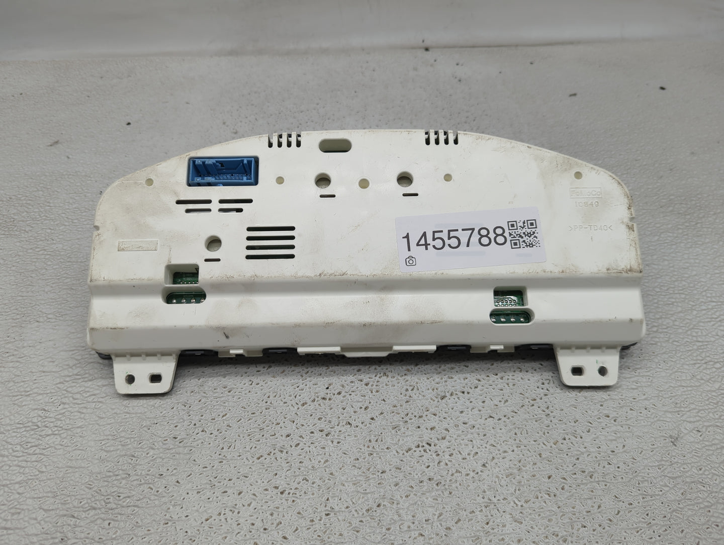 2006-2007 Ford Fusion Instrument Cluster Speedometer Gauges P/N:6E5T 10849 BG Miles: Fits Fits 2006 2007 OEM Used Auto Parts
