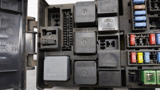 2006-2009 Ford Fusion Fusebox Fuse Box Panel Relay Module P/N:6E5T-14290-AF 6E5T-14A003-AB Fits Fits 2006 2007 2008 2009 OEM Used Auto Parts