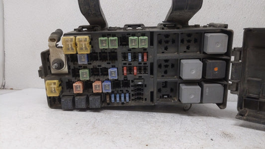 2006-2009 Ford Fusion Fusebox Fuse Box Panel Relay Module P/N:6E5T-14290-AF 6E5T-14A003-AB Fits Fits 2006 2007 2008 2009 OEM Used Auto Parts