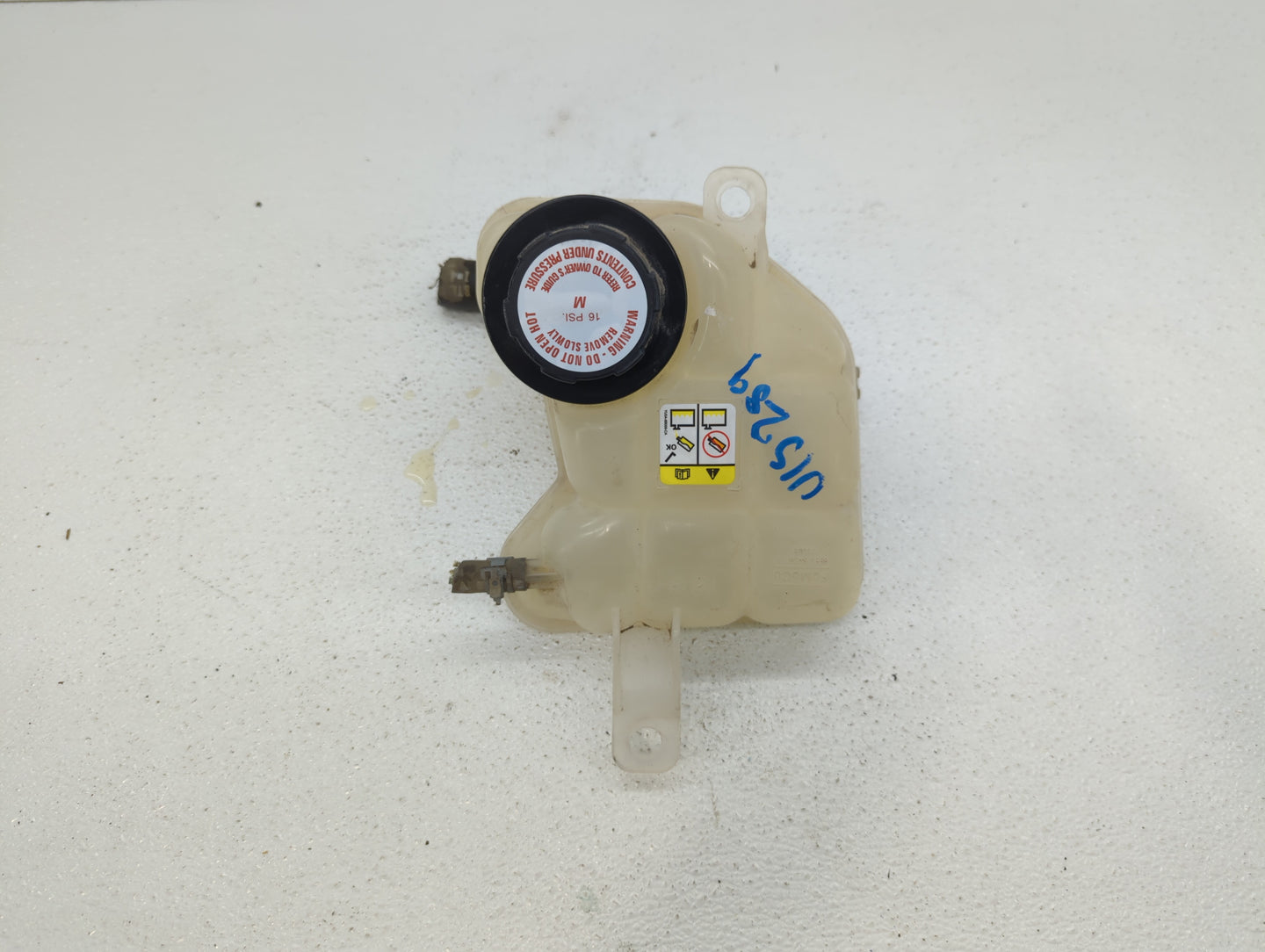 2006-2009 Ford Fusion Radiator Coolant Overflow Expansion Tank Bottle 384601 - Oemusedautoparts1.com