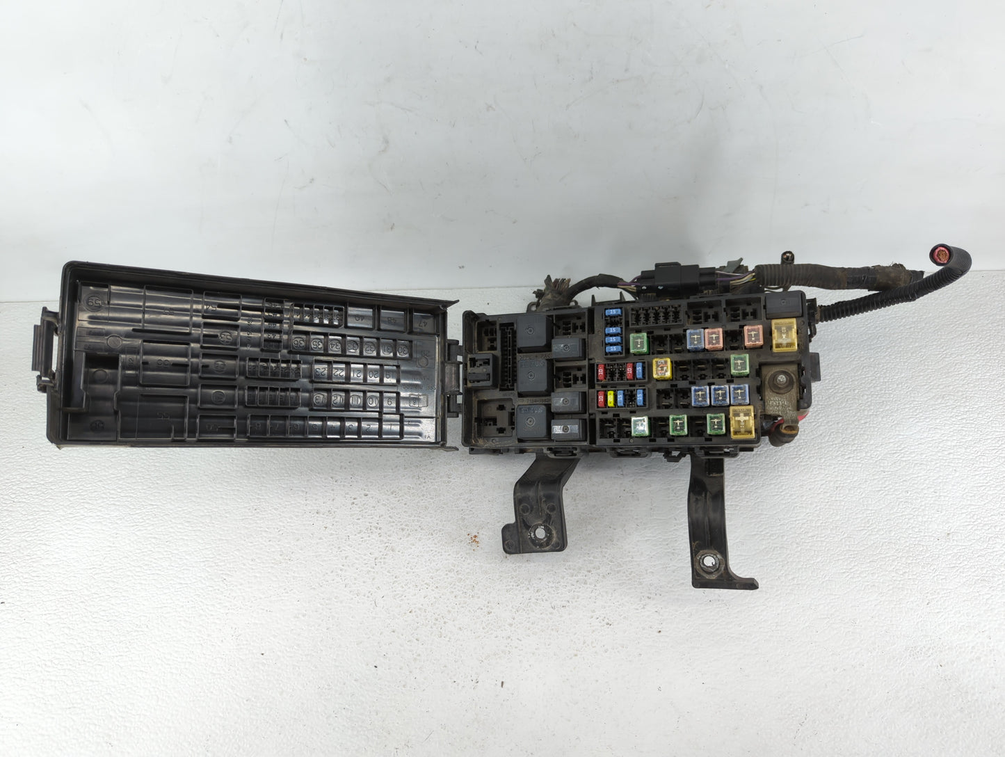 2006-2009 Ford Fusion Fusebox Fuse Box Panel Relay Module P/N:6E5T-14290-Z 7E5T-14290-M Fits Fits 2006 2007 2008 2009 OEM Us