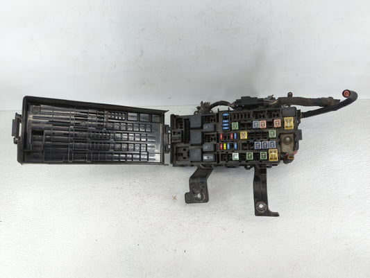 2006-2009 Ford Fusion Fusebox Fuse Box Panel Relay Module P/N:6E5T-14290-Z 7E5T-14290-M Fits Fits 2006 2007 2008 2009 OEM Used Auto Parts