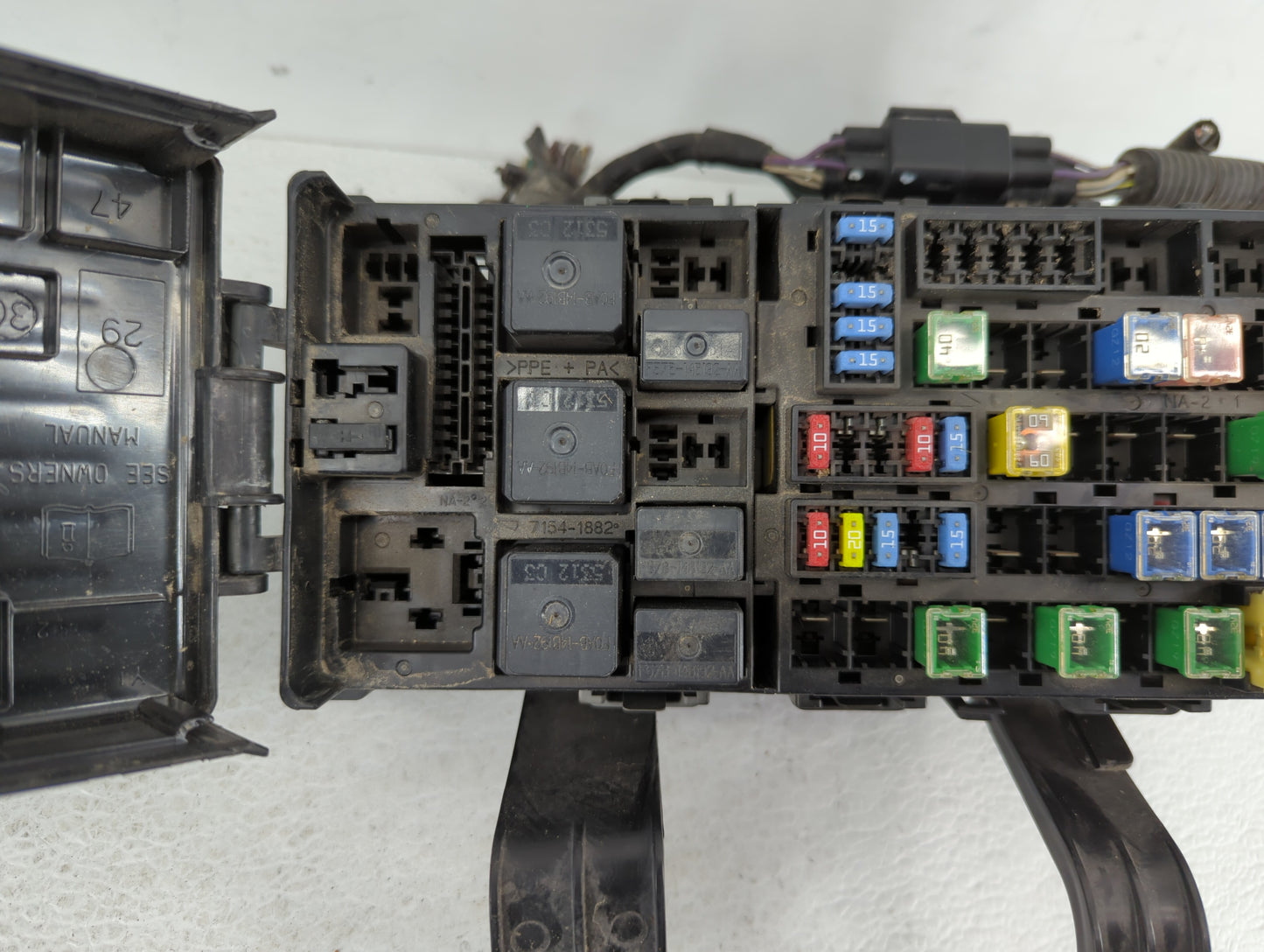 2006-2009 Ford Fusion Fusebox Fuse Box Panel Relay Module P/N:6E5T-14290-Z 7E5T-14290-M Fits Fits 2006 2007 2008 2009 OEM Us