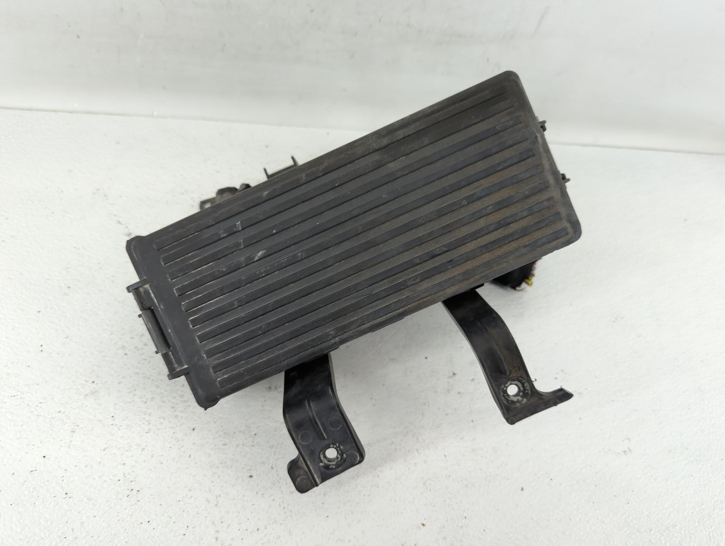 2006-2009 Ford Fusion Fusebox Fuse Box Panel Relay Module P/N:6E5T-14290-AC 6E5T-14290-AD Fits Fits 2006 2007 2008 2009 OEM 