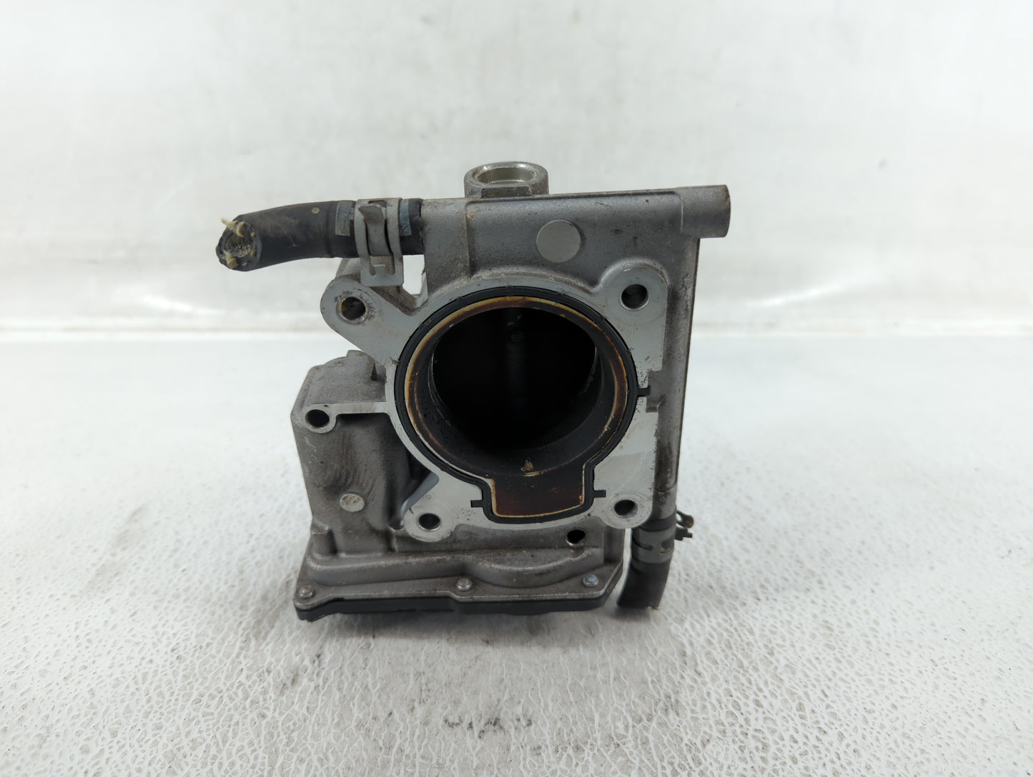 2006-2009 Ford Fusion Throttle Body P/N:6E5G-A Fits Fits 2006 2007 2008 2009 OEM Used Auto Parts - Oemusedautoparts1.com