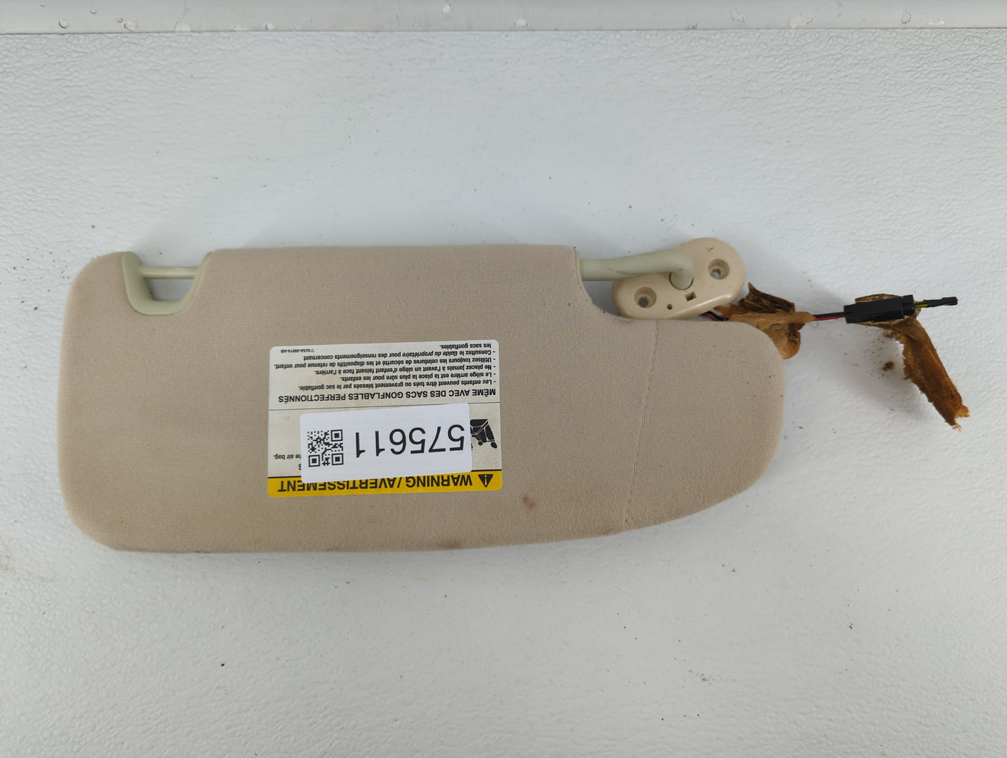 2006-2009 Ford Fusion Sun Visor Shade Replacement Passenger Right Mirror Fits Fits 2006 2007 2008 2009 OEM Used Auto Parts -