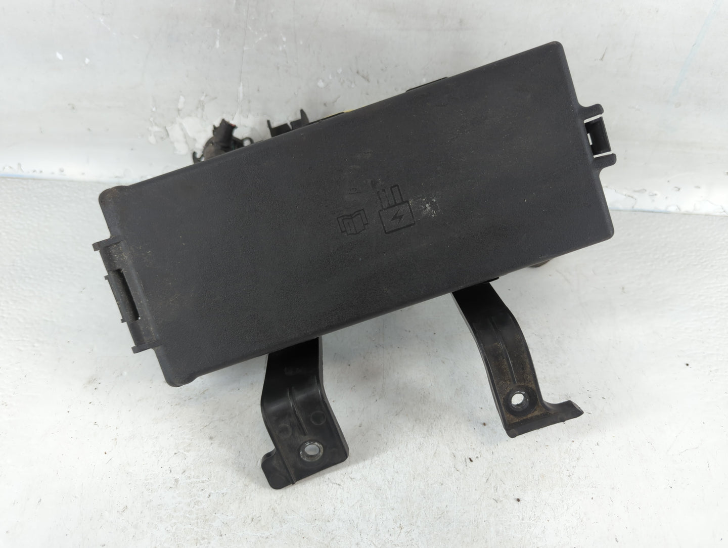 2006-2009 Ford Fusion Fusebox Fuse Box Panel Relay Module P/N:7E5T-14290-G Fits Fits 2006 2007 2008 2009 OEM Used Auto Parts
