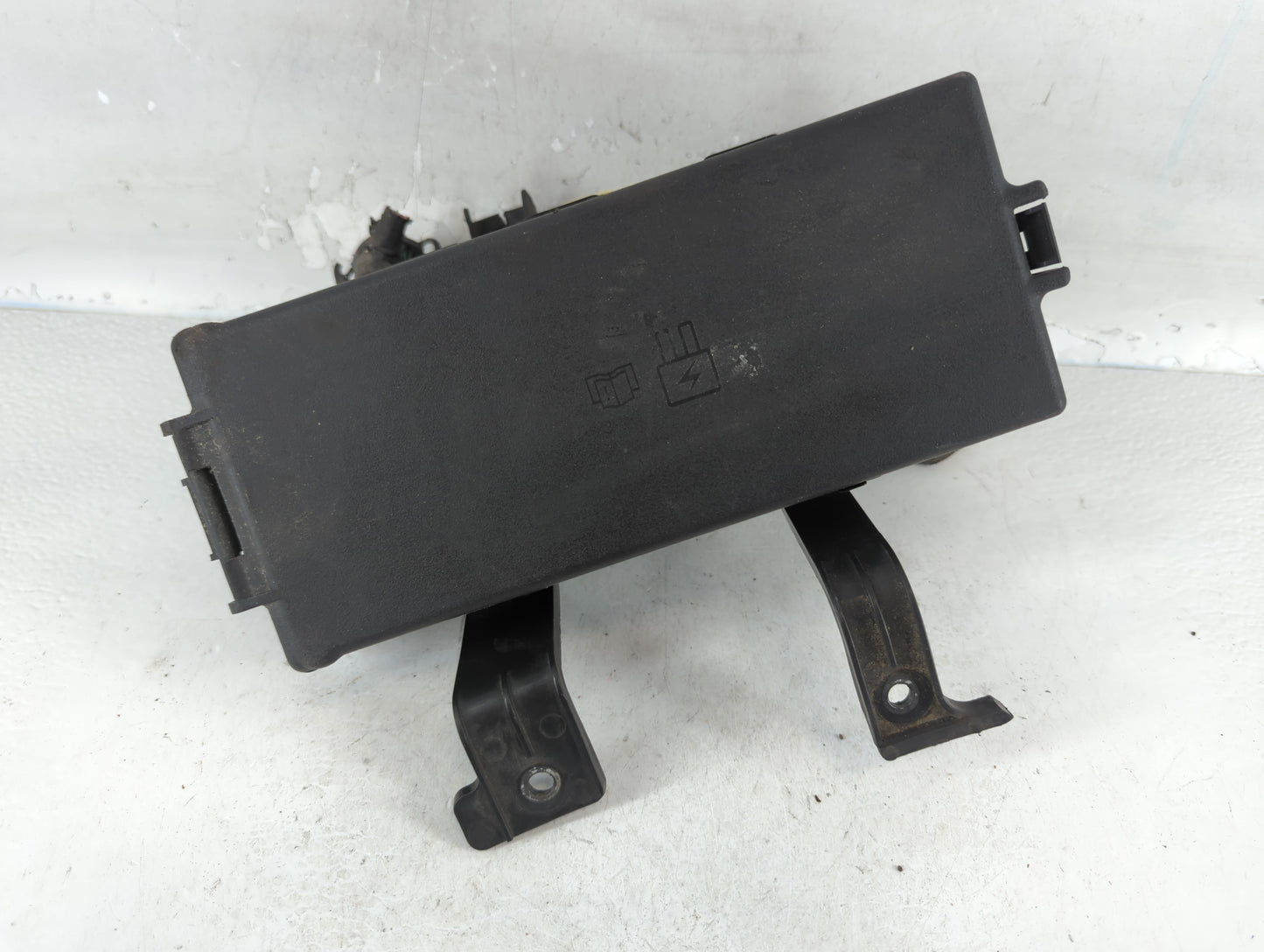 2006-2009 Ford Fusion Fusebox Fuse Box Panel Relay Module P/N:7E5T-14290-G Fits Fits 2006 2007 2008 2009 OEM Used Auto Parts