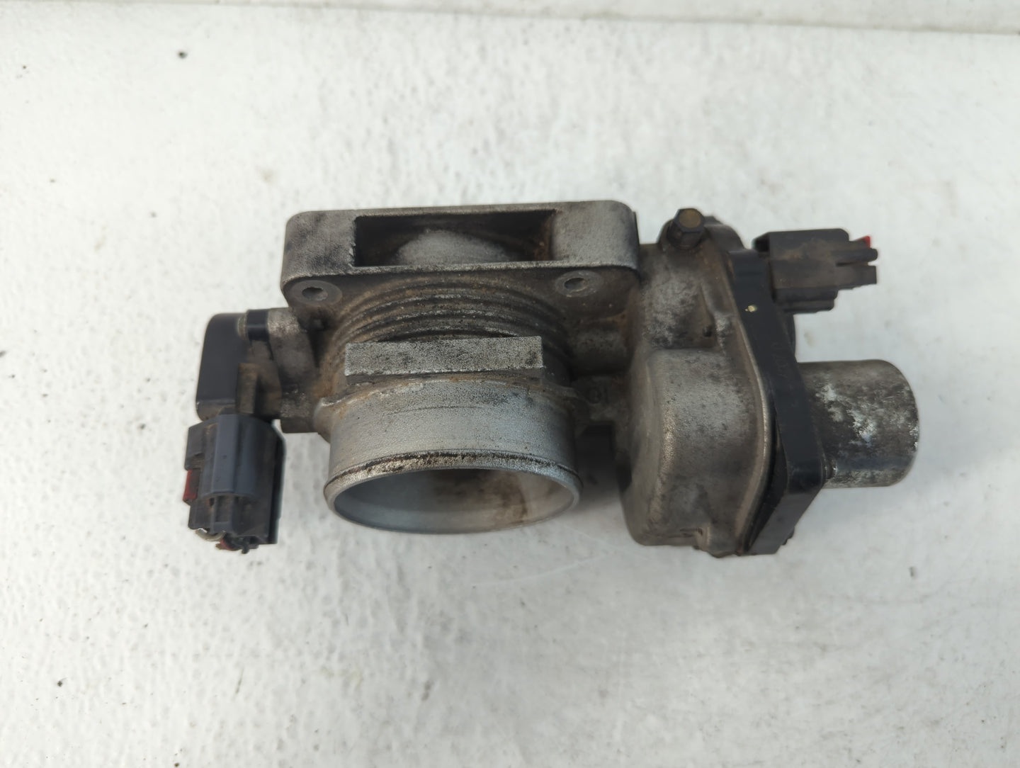 2006-2010 Ford Mustang Throttle Body P/N:0824063 6R3E-AA Fits OEM Used Auto Parts - Oemusedautoparts1.com