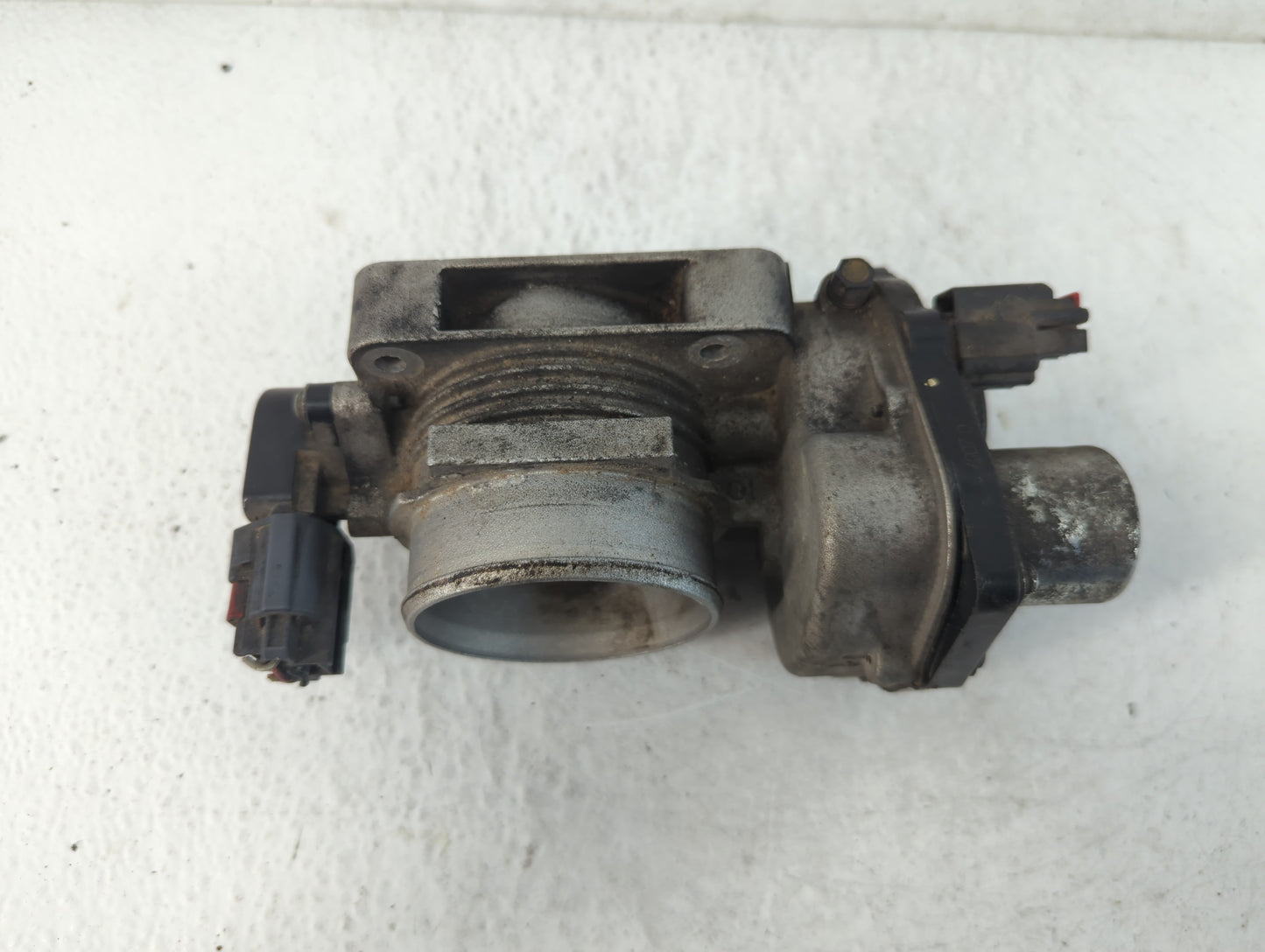 2006-2010 Ford Mustang Throttle Body P/N:0824063 6R3E-AA Fits OEM Used Auto Parts - Oemusedautoparts1.com