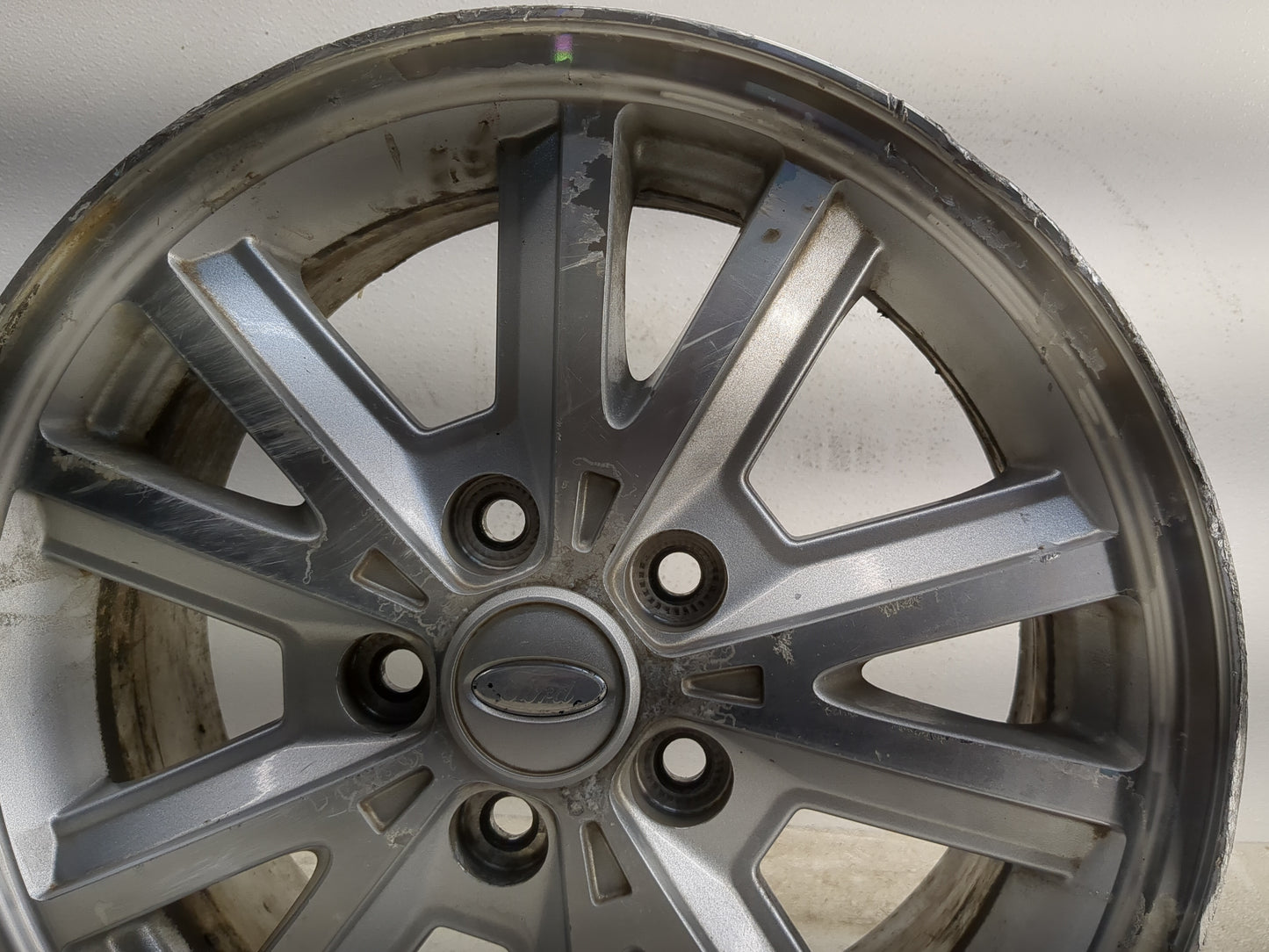 2005-2009 Ford Mustang Oem Wheel Rim 1216553 - Oemusedautoparts1.com